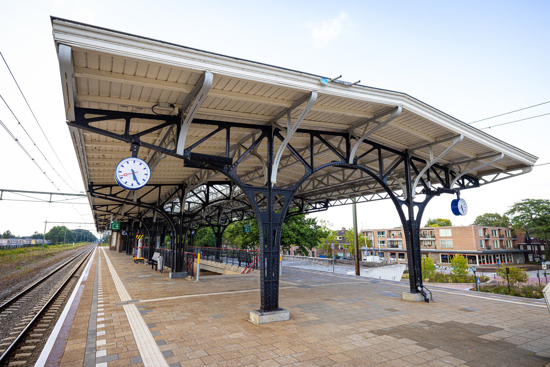 Werkzaamheden aan historische perronkap Geldrop van start