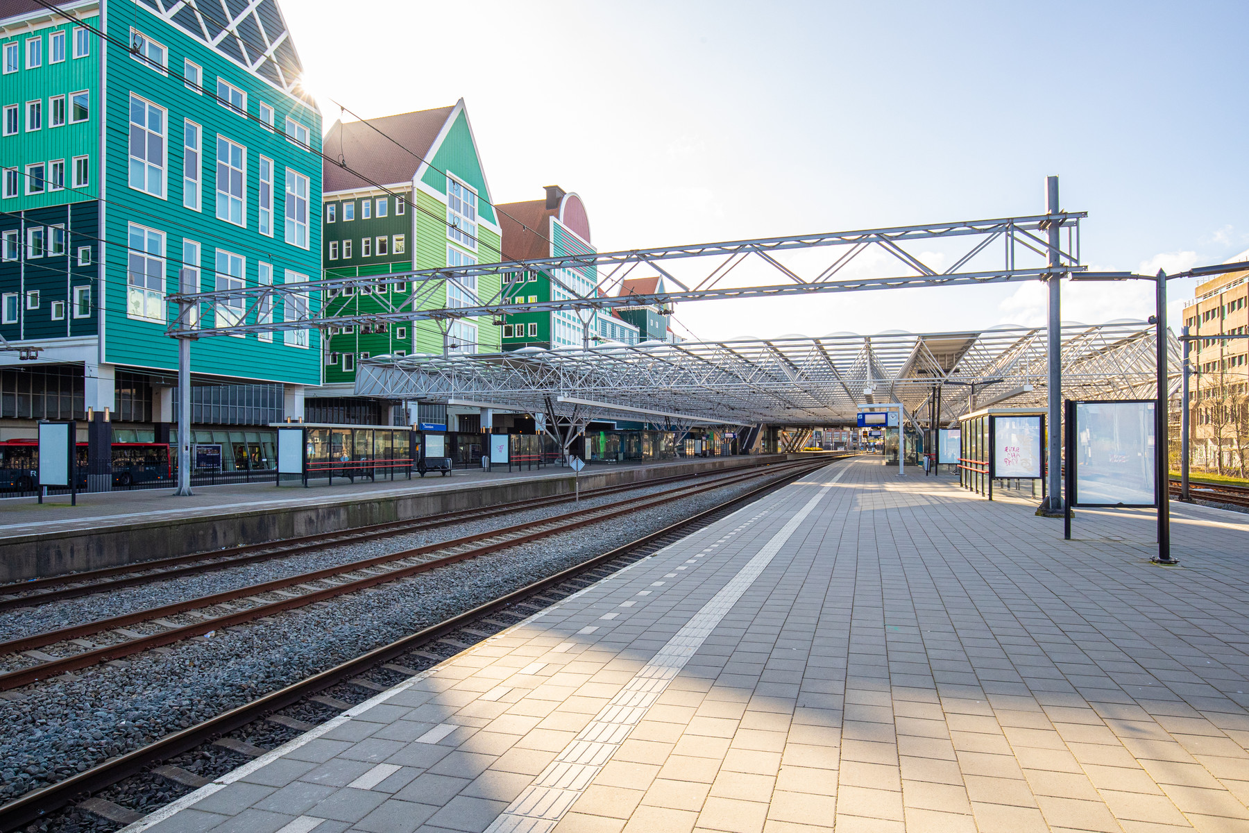 Een leeg station Zaandam