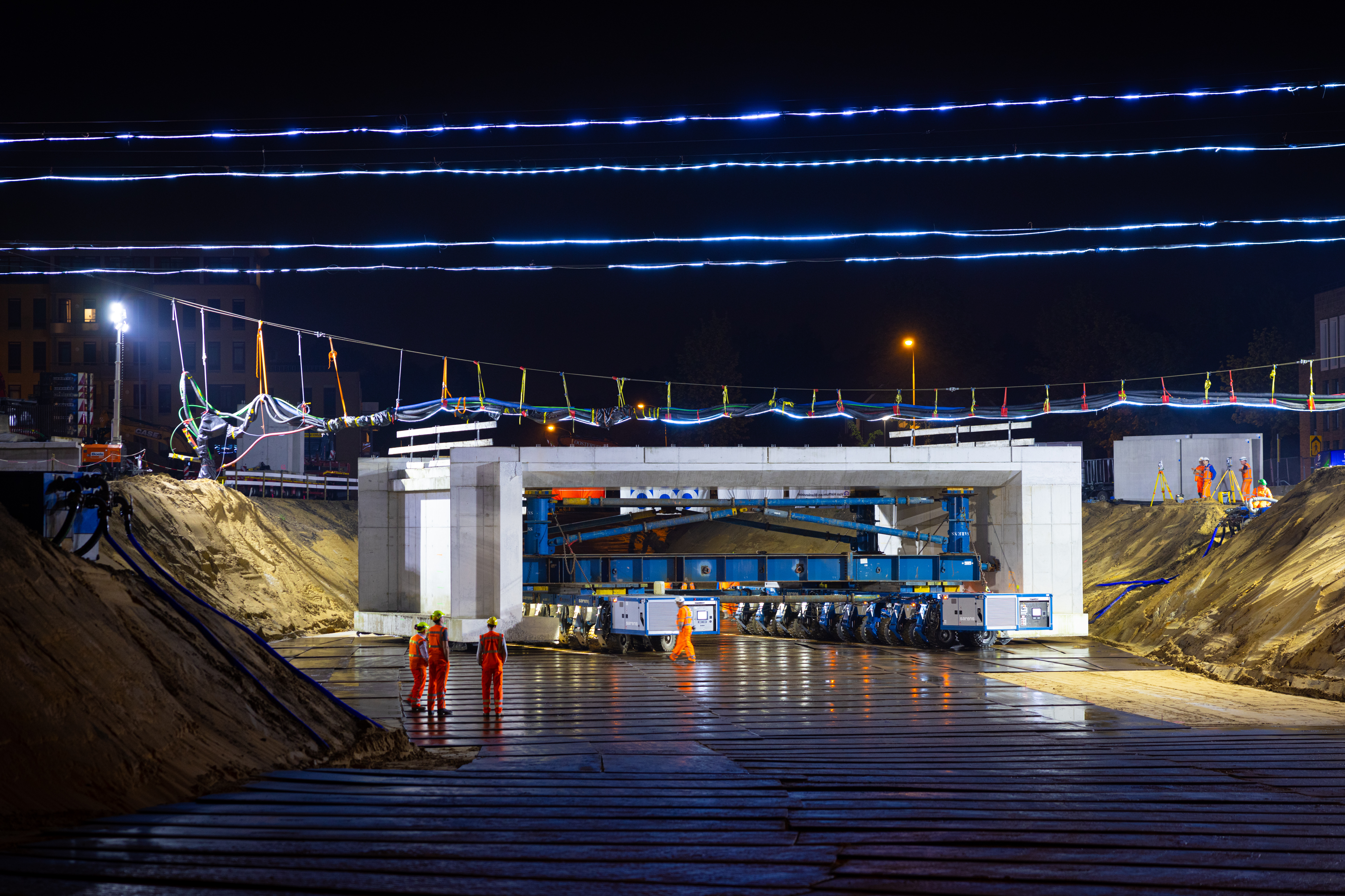 Ook 's avonds gaat het werk gewoon door