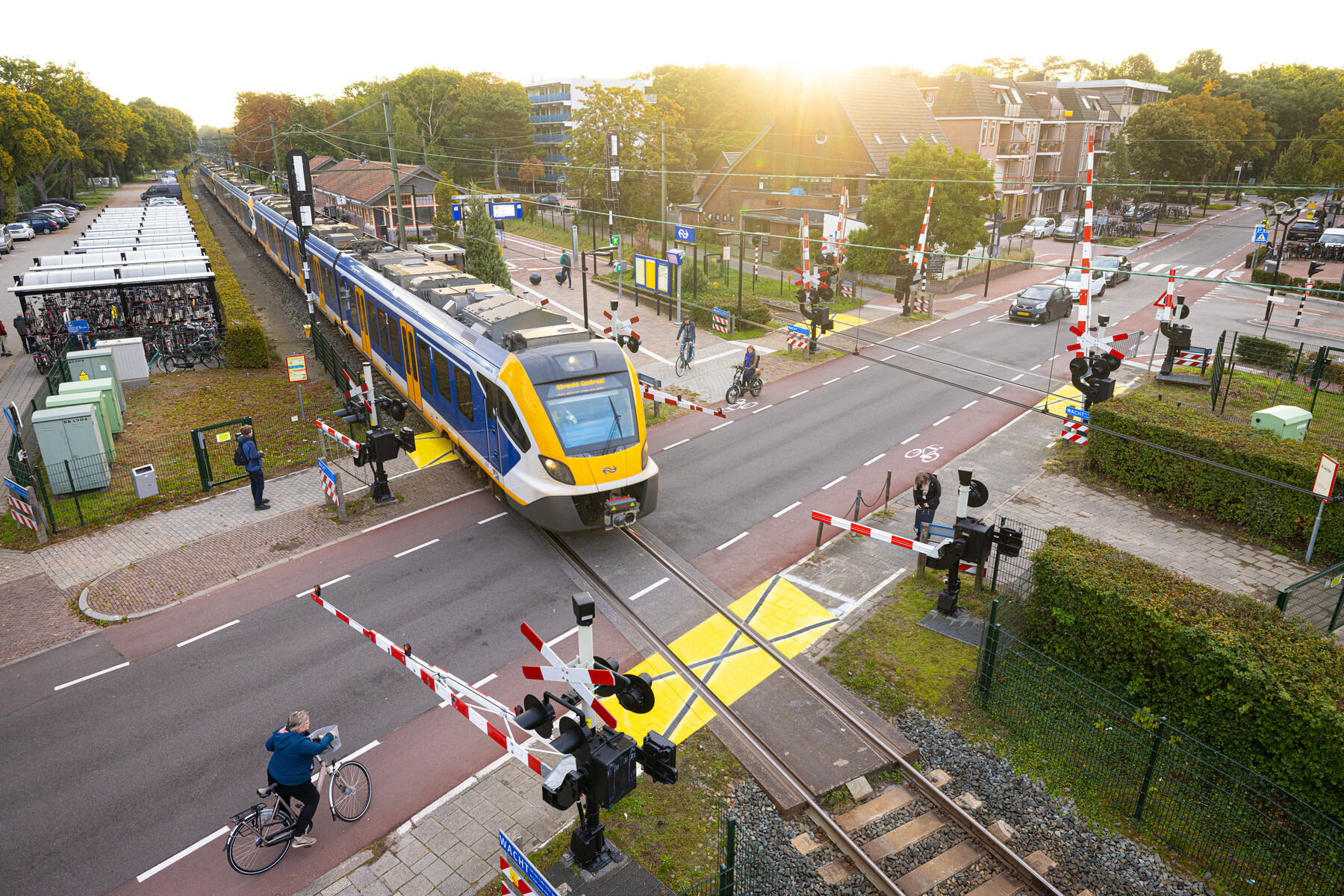 Afwaarderen overweg Dolderseweg uitgesteld door geldgebrek