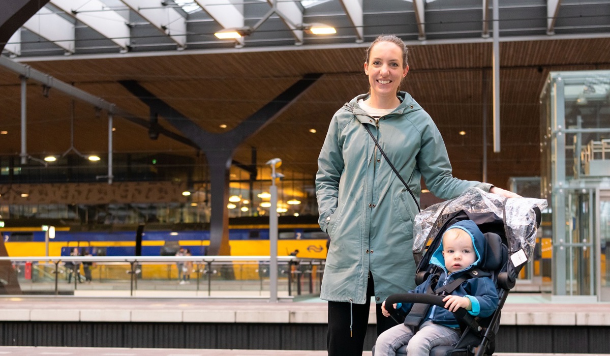 “Er moeten echt meer treinen binnen Europa gaan dan vliegtuigen. Ik pak veel liever de trein in plaats van het vliegtuig. Ik kom zelf uit Londen en heb daar nog veel vrienden. Als ik die kant op ga, probeer ik zoveel mogelijk met de trein te gaan.” - Macinde Bale