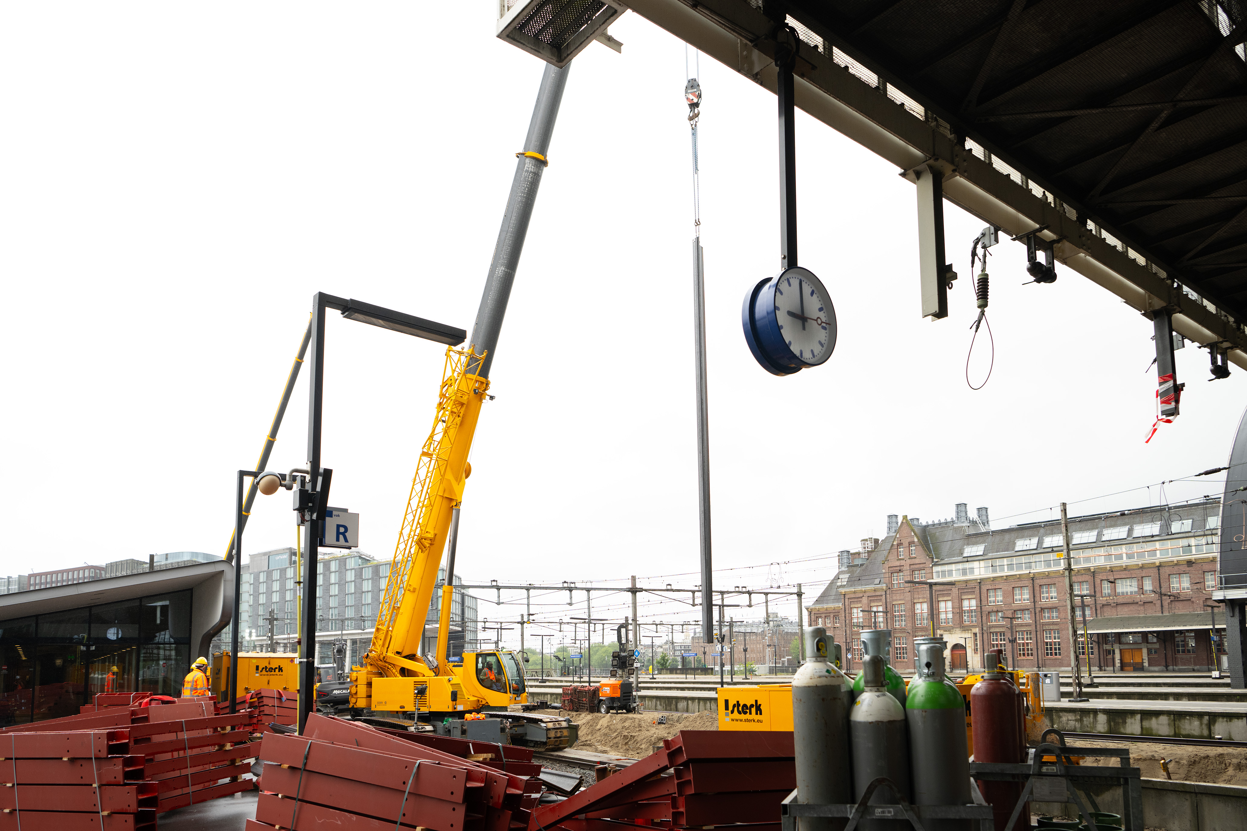 Door de damwanden in te drukken, voorkomt Strukton geluid- en trillingshinder