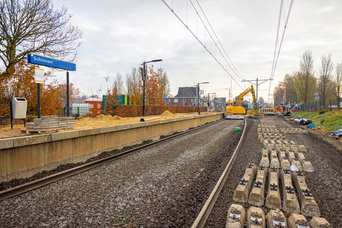 Dwarsliggers op station Schinnen