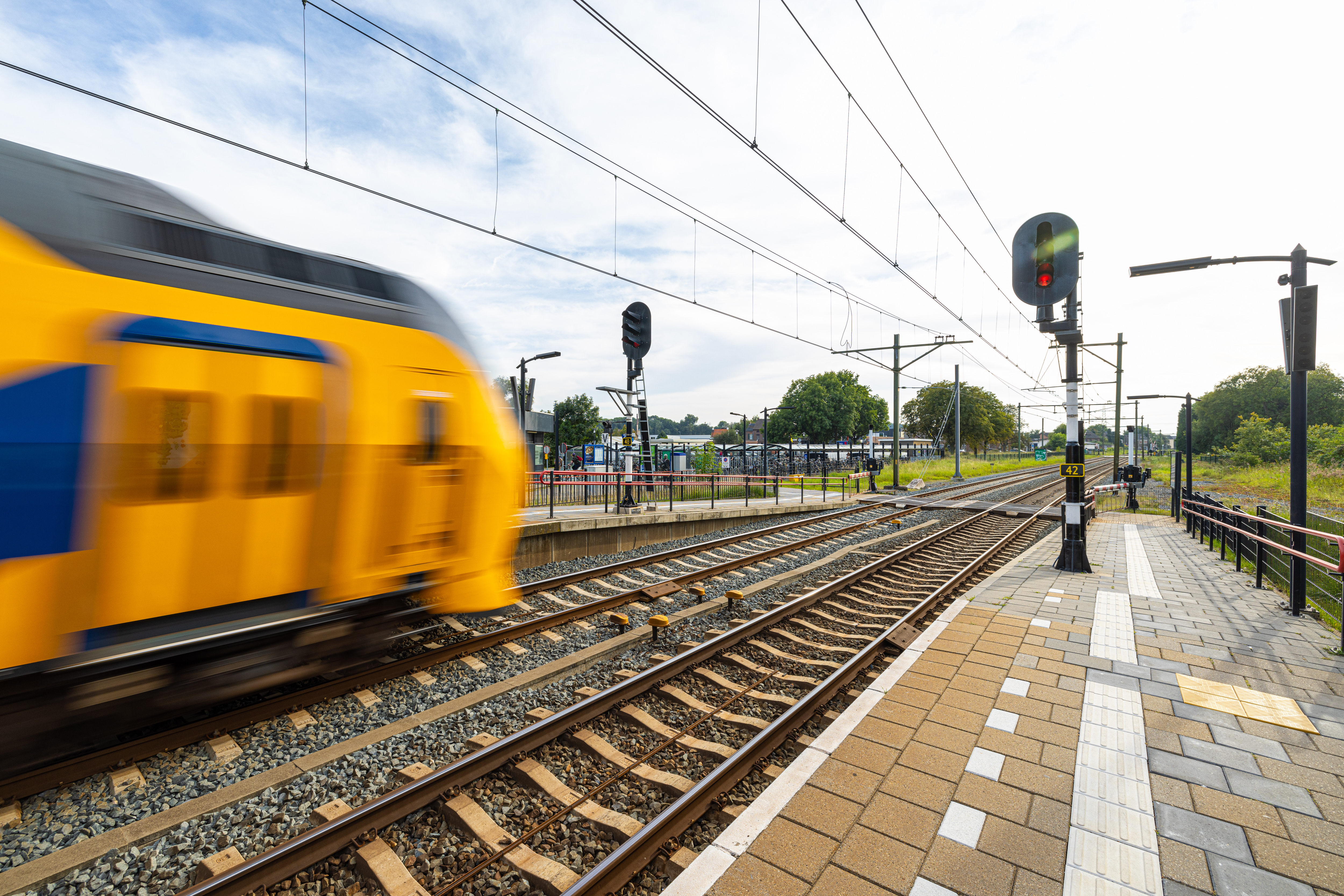 Werk aan overweg tussen Beek en Stein