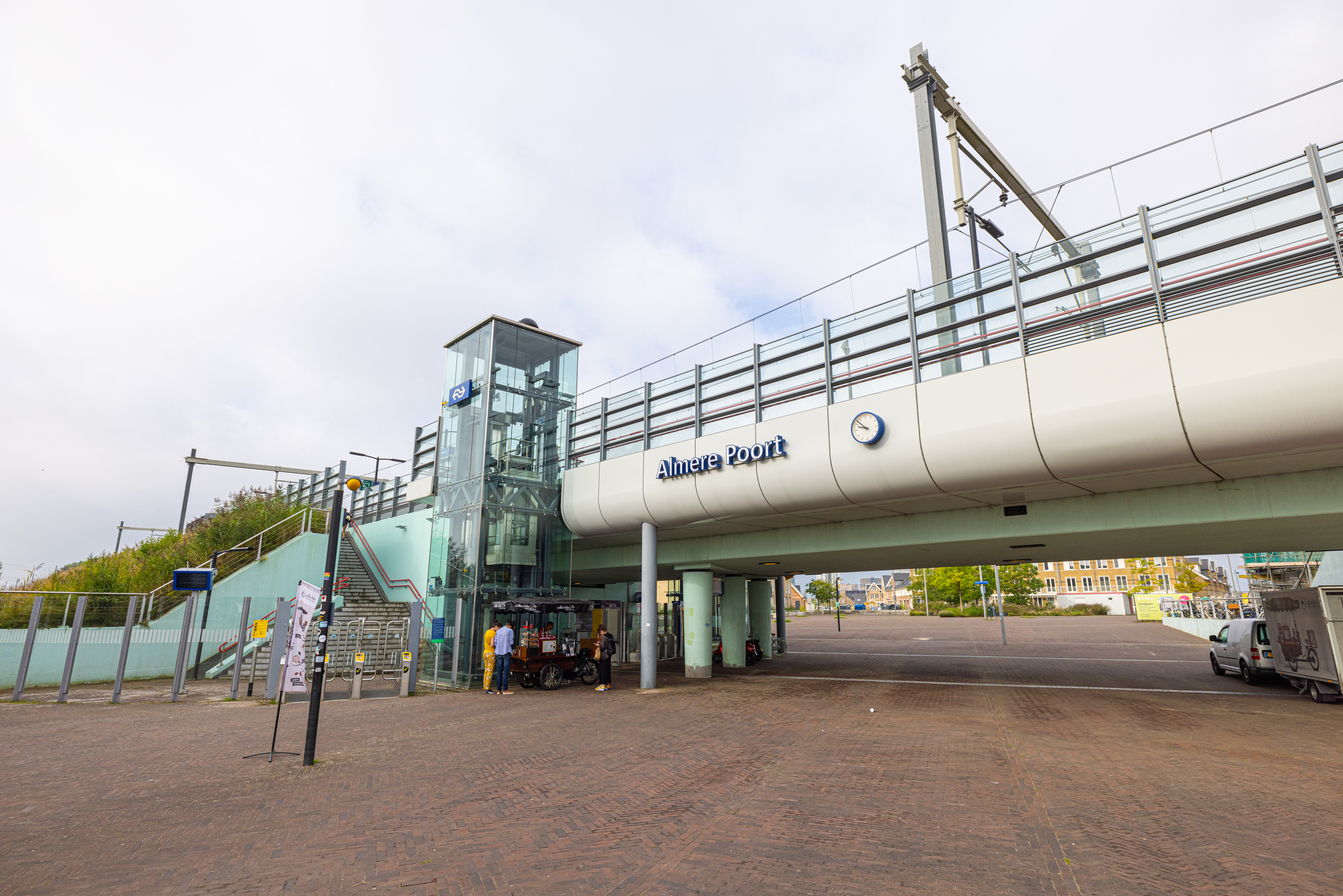 Onderhoud aan liften station Almere Poort