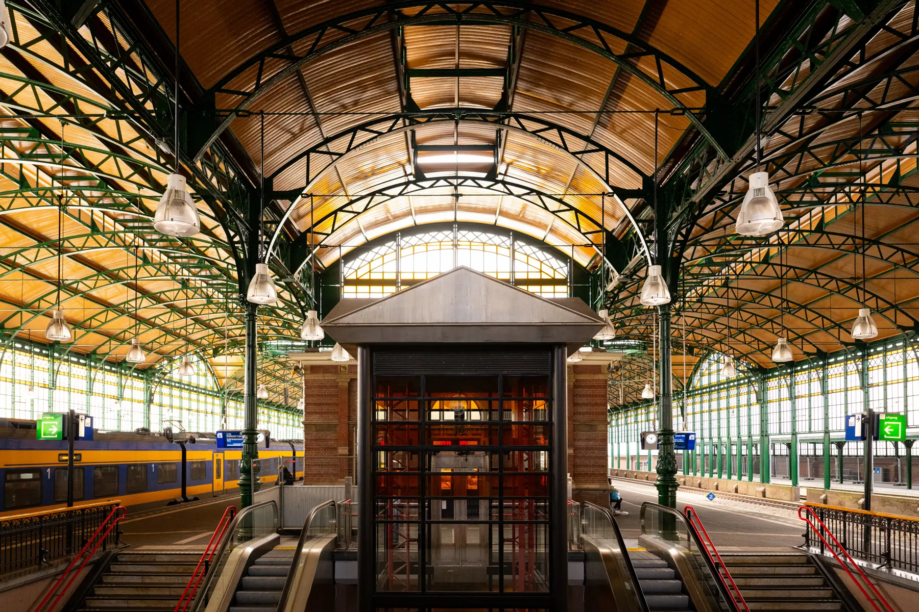 Zo zien de perronkappen op station Den Haag HS er nu uit