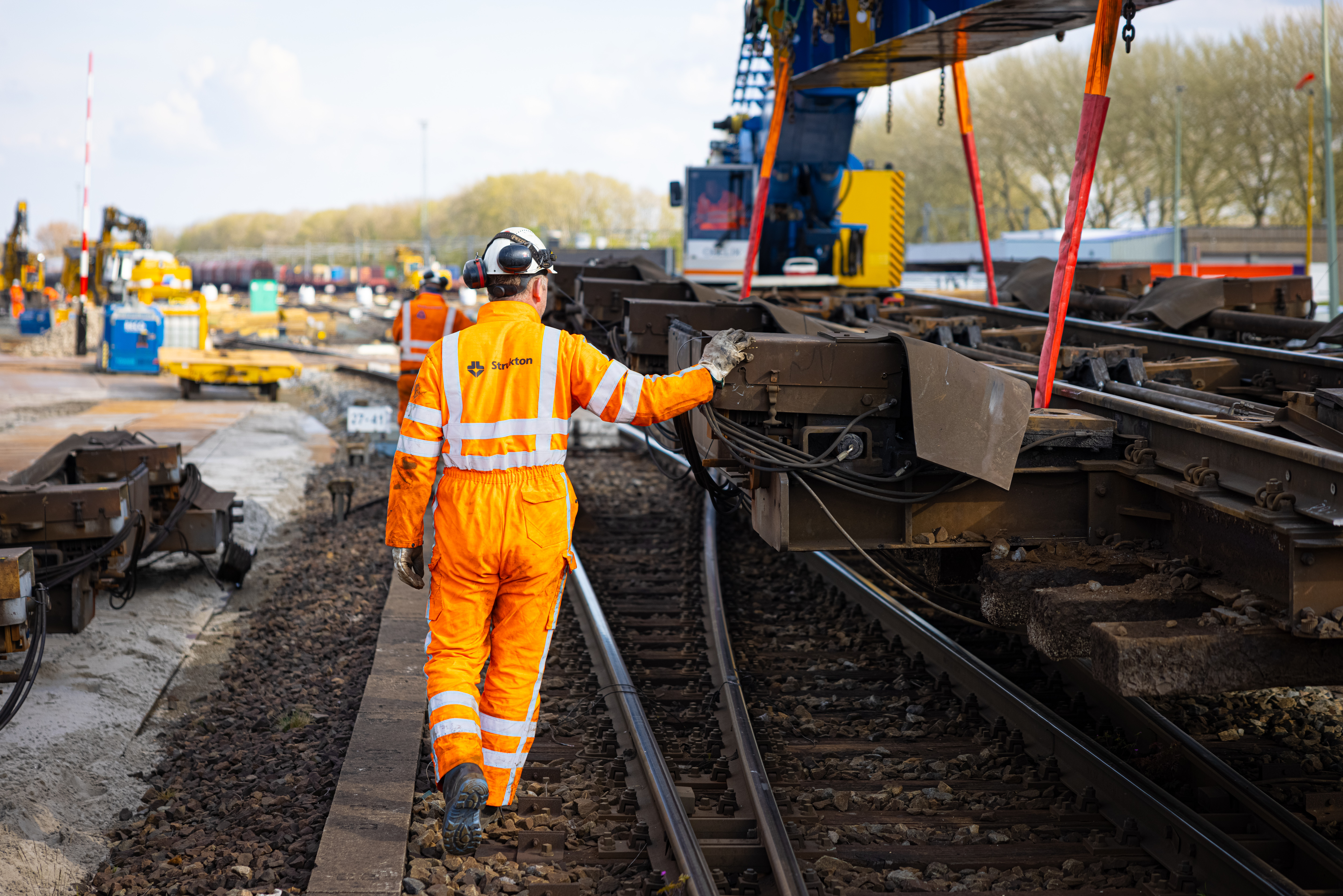Er zijn maar weinig mensen die dit soort werkzaamheden kunnen uitvoeren, vanwege de schaarse kennis