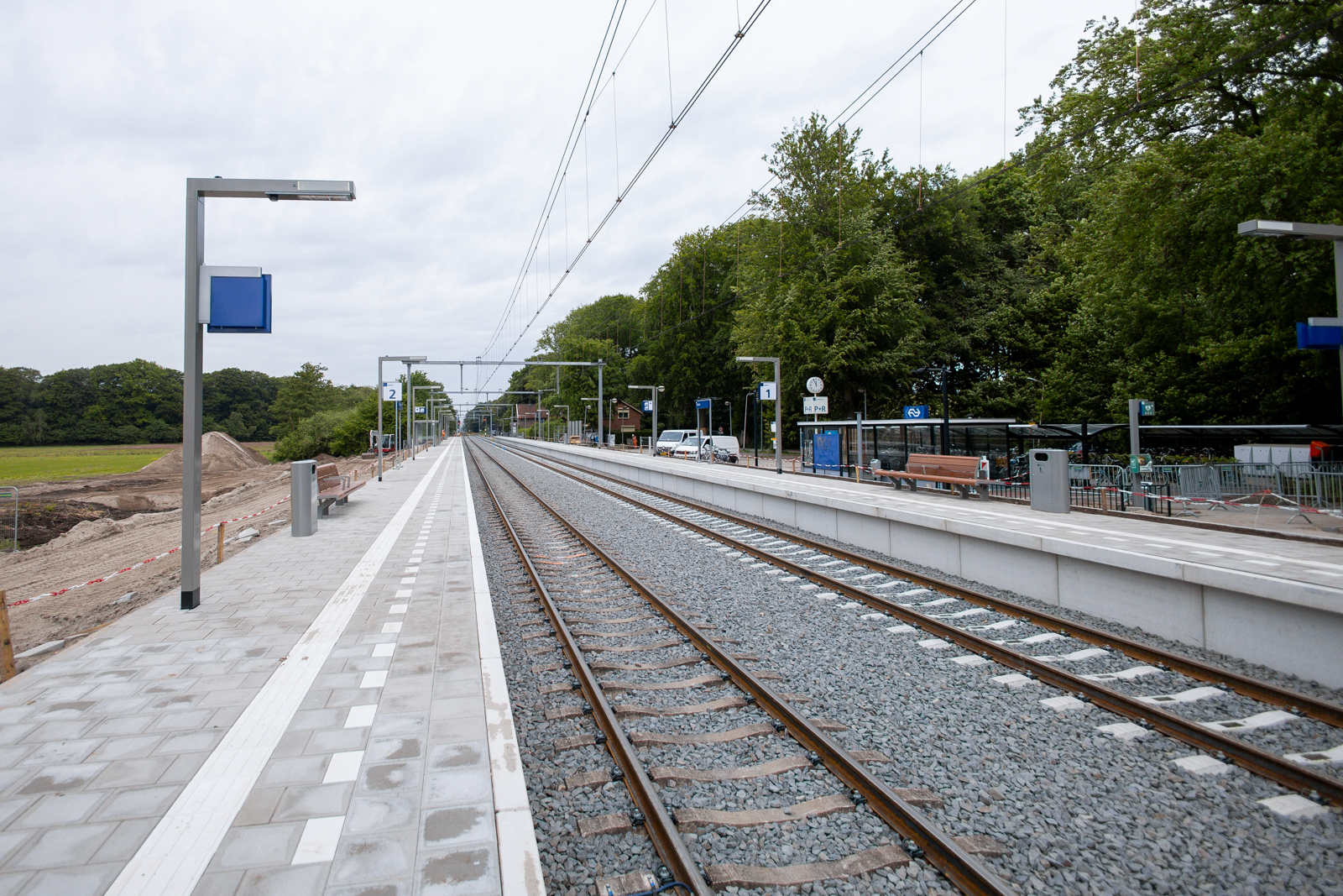 In totaal is er voor 3120 vierkante meter nieuwe perrontegel geplaatst in Heino en Raalte.