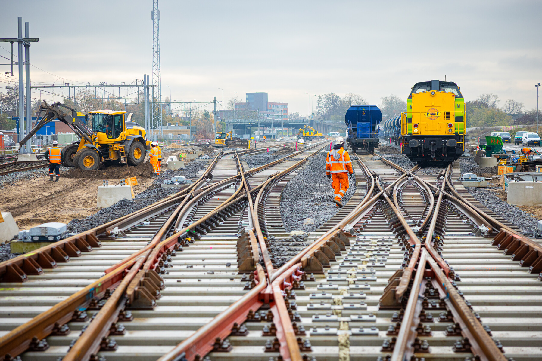 De wissels zorgen voor de aansluiting met het spoor. 