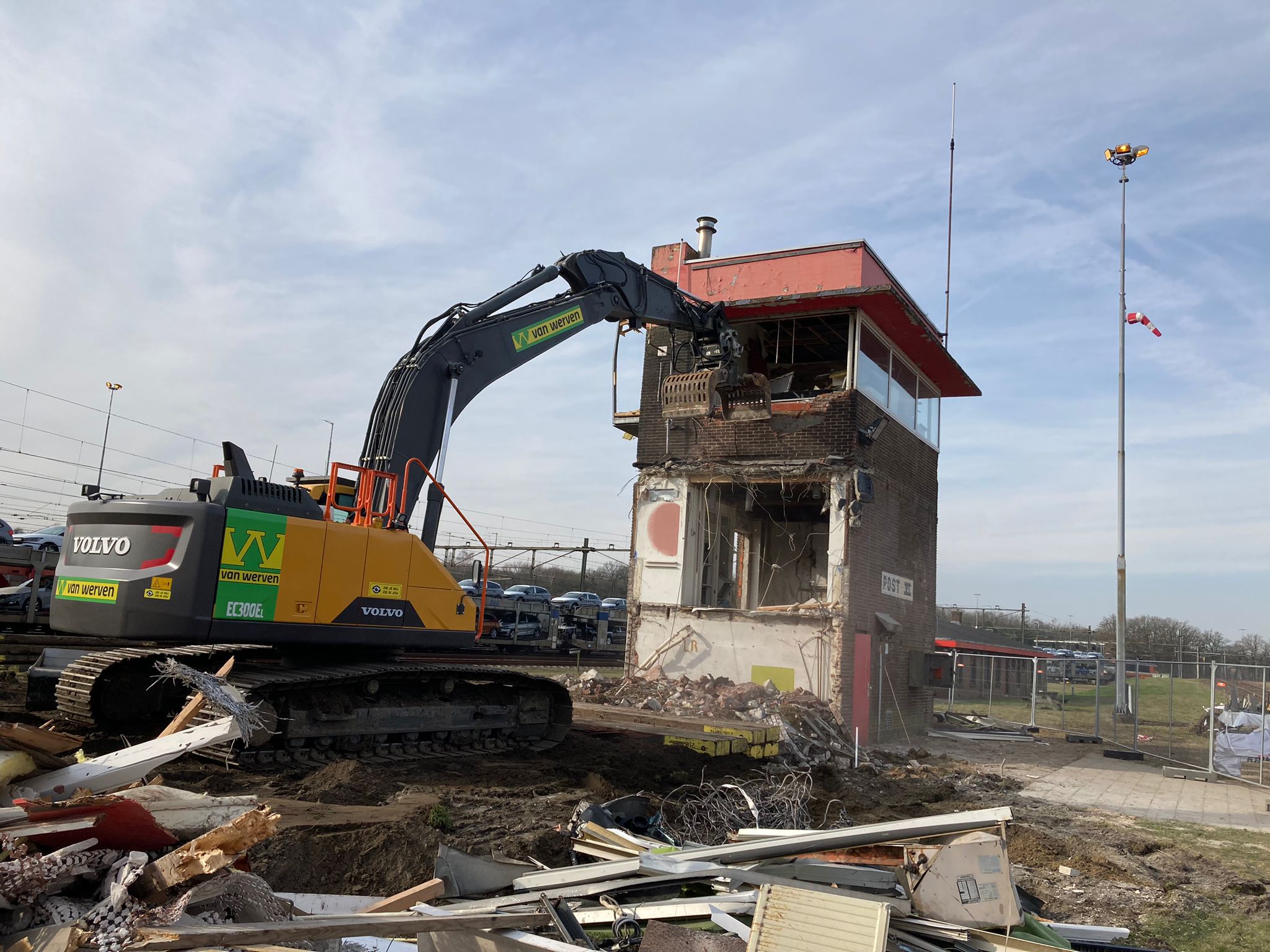 Het seinhuisje wordt gesloopt