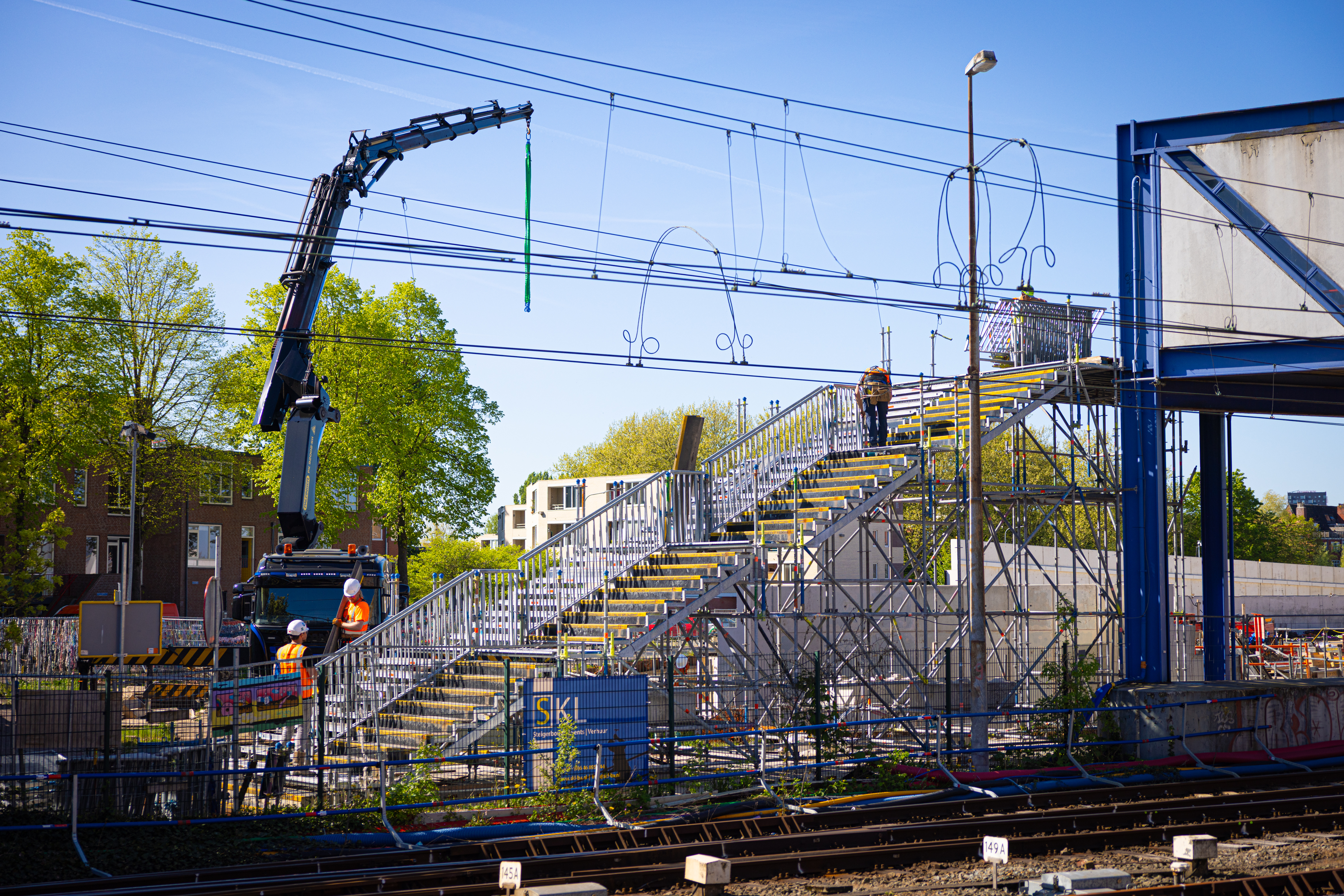 De brug maakt plaats voor een gloednieuwe busonderdoorgang