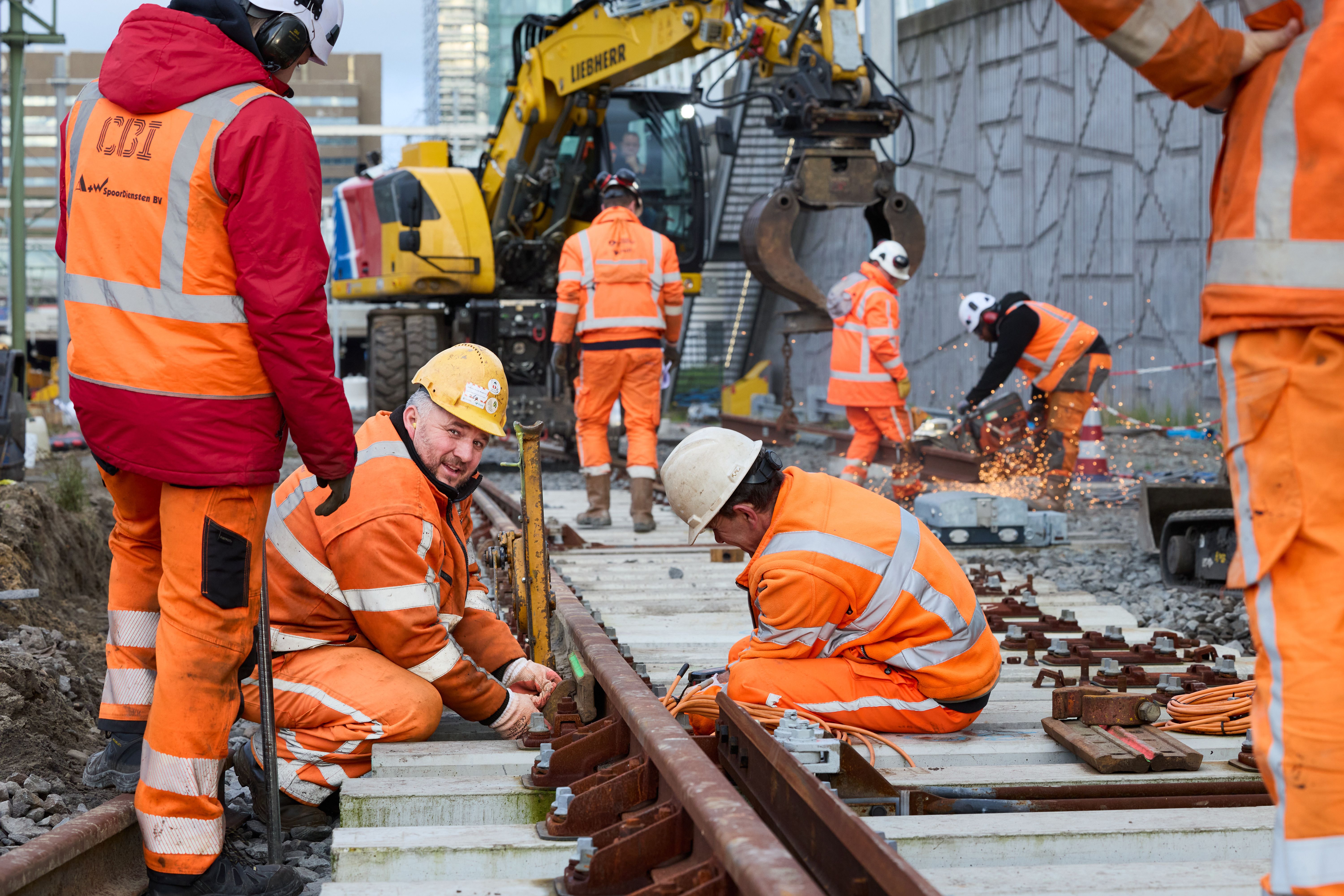 12 uur tijd was nodig om het hele wissel te leggen 