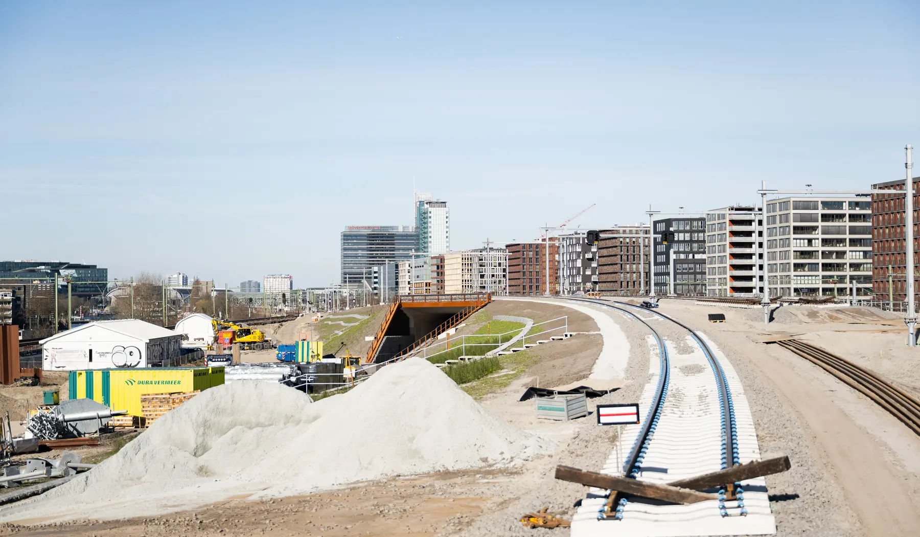 Op de Dijksgracht wordt een vrije kruising gebouwd.