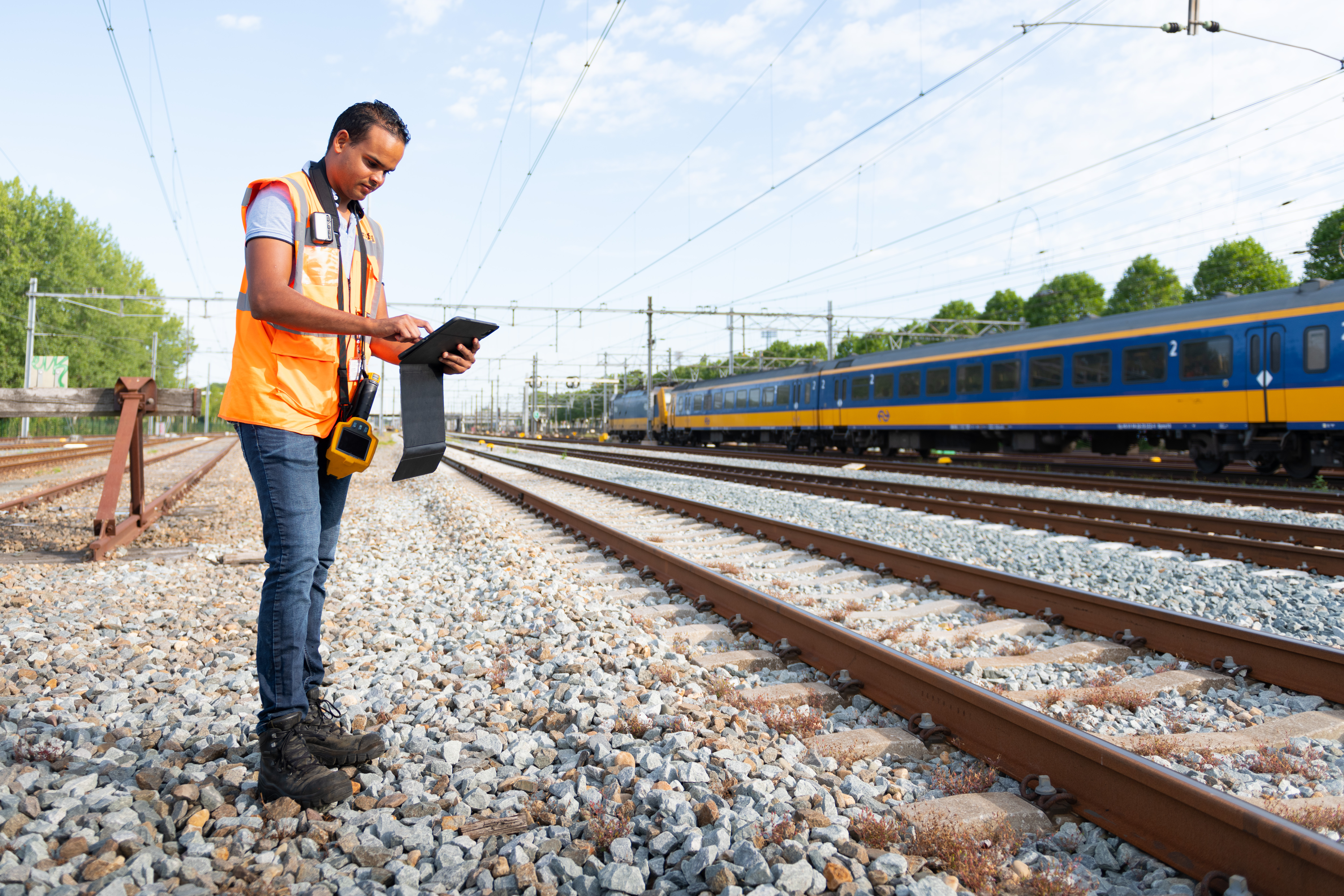Op extreem warme dagen is hij extra alert omdat het spoor uit kan zetten door de hitte