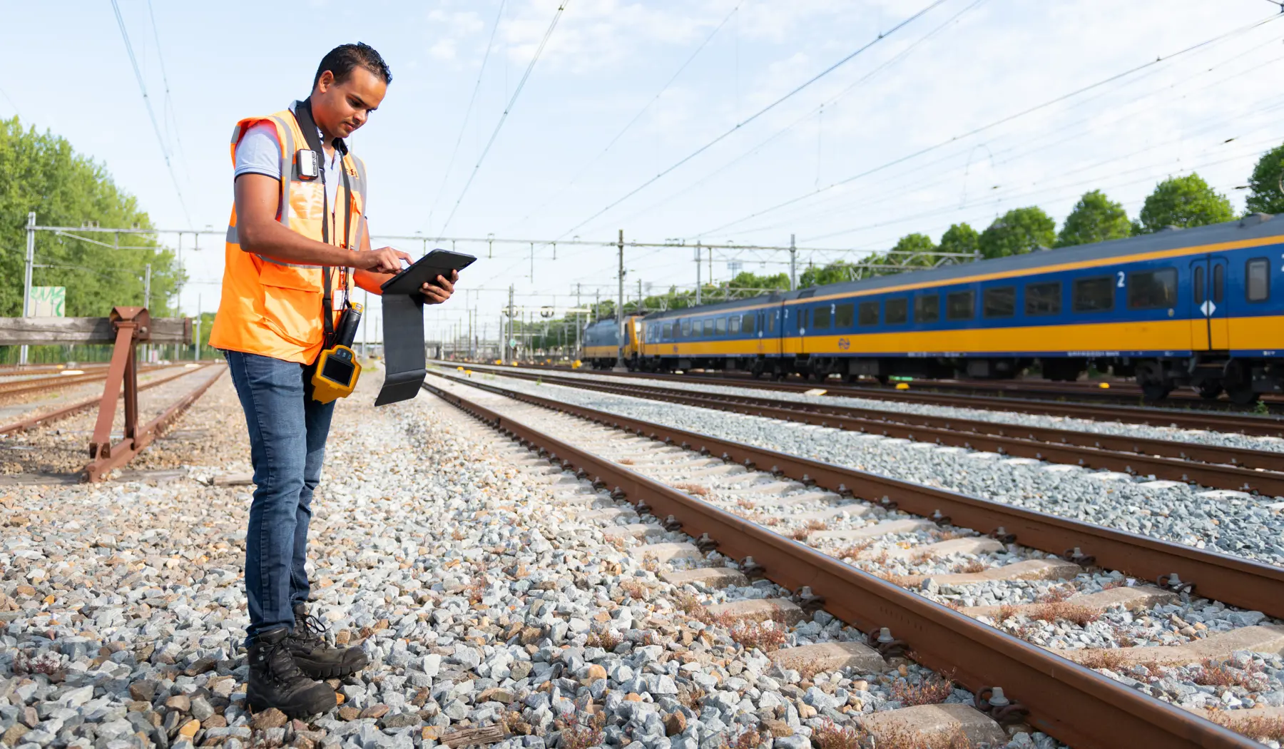 Op extreem warme dagen is hij extra alert omdat het spoor uit kan zetten door de hitte