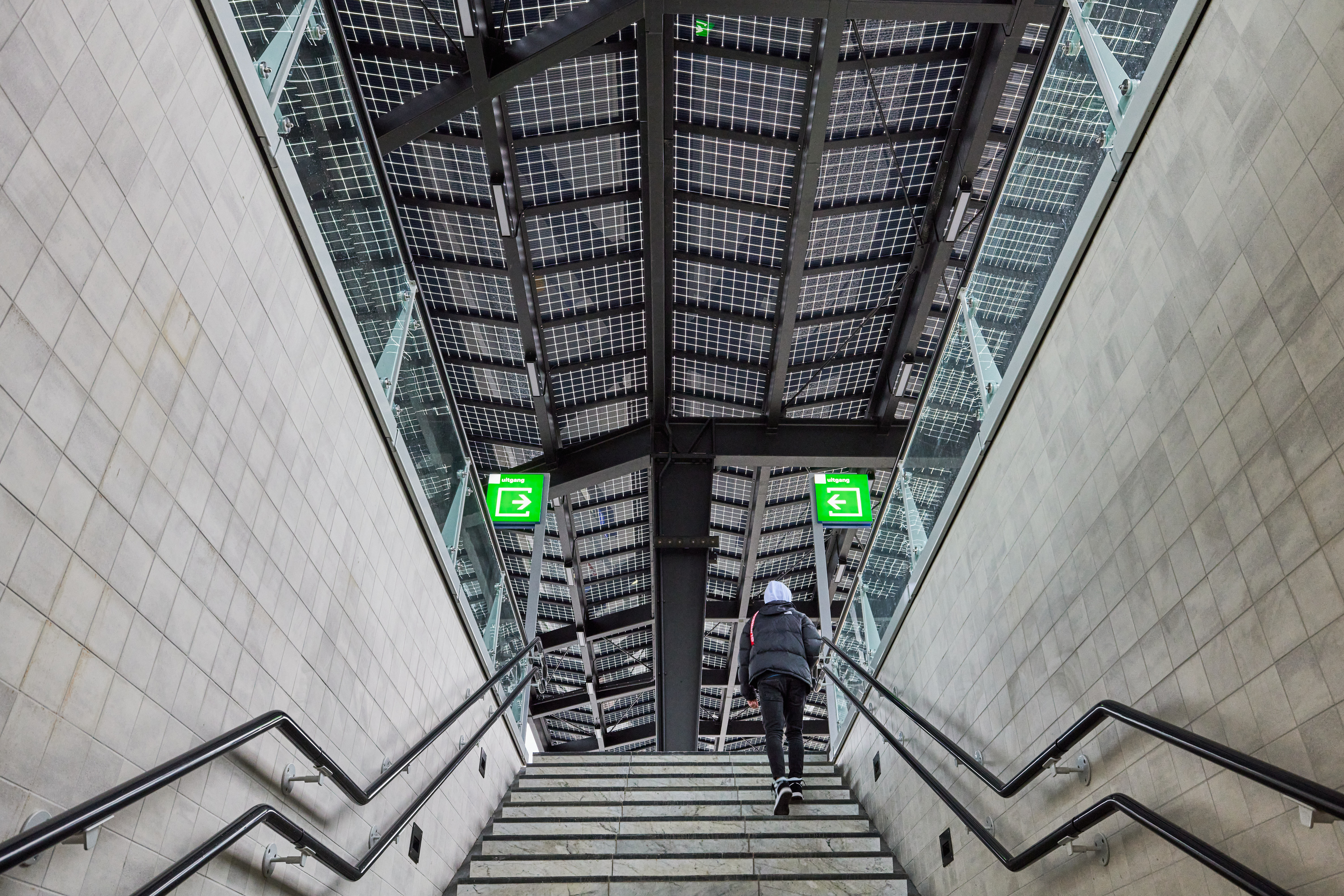 Zo ziet de onderkant van de perronkap eruit