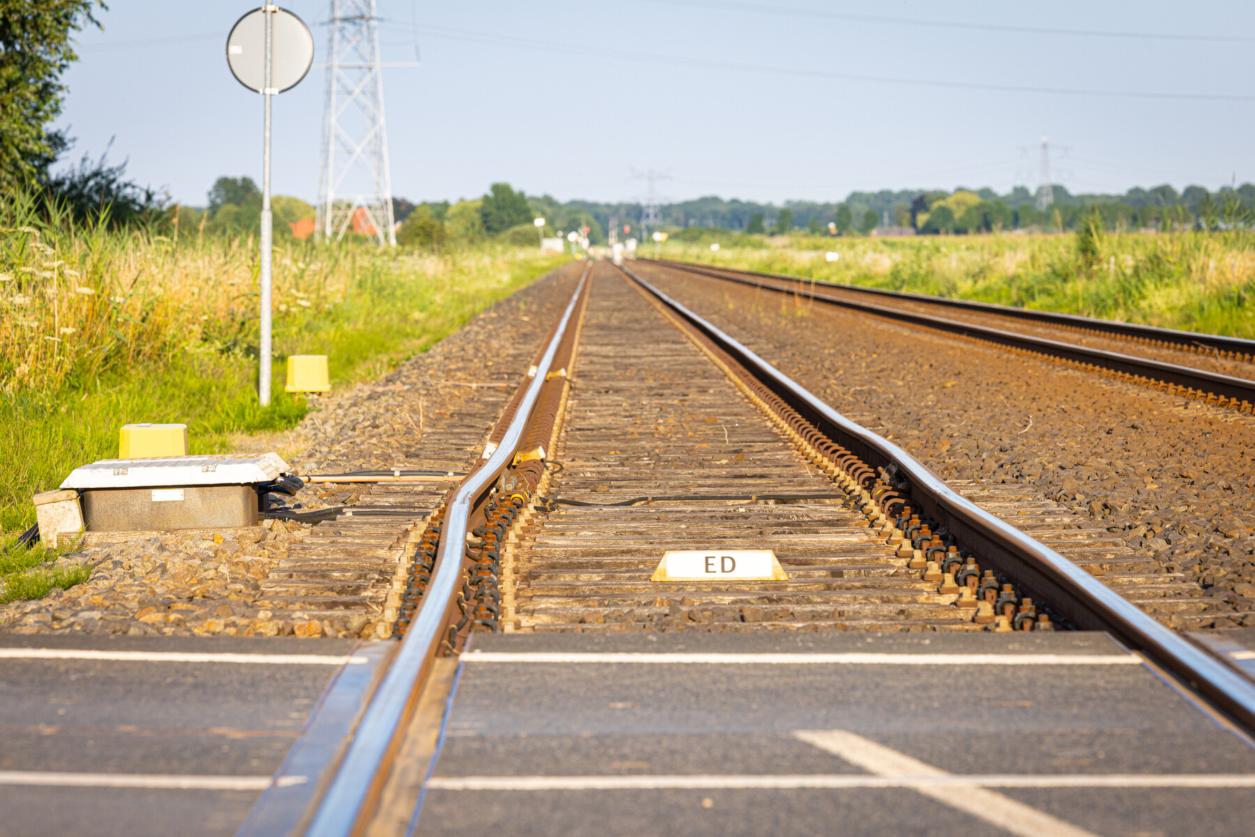 Dit is een spoorspatting en komt voor als het spoor zo heet wordt dat het uitzet en uit zijn constructie spat