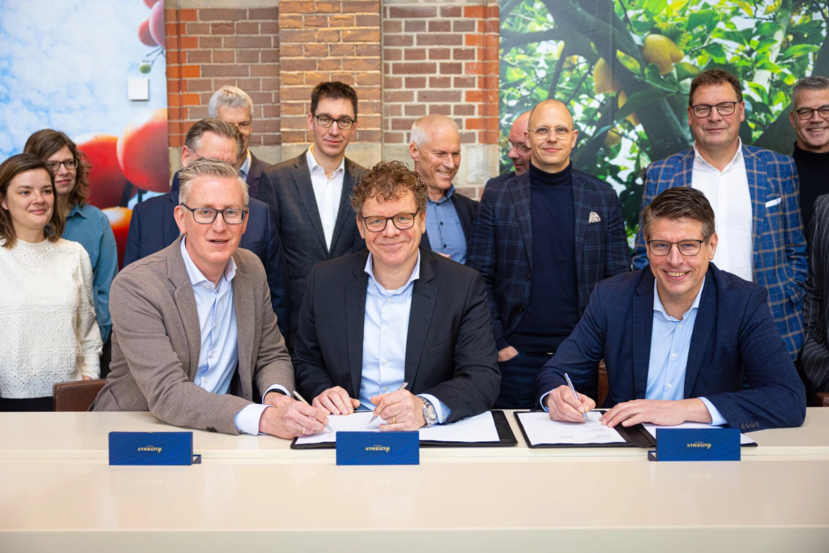 Het contract voor project Programma Hoogfrequent Spoorvervoer (PHS) Nijmegen werd ondertekend.