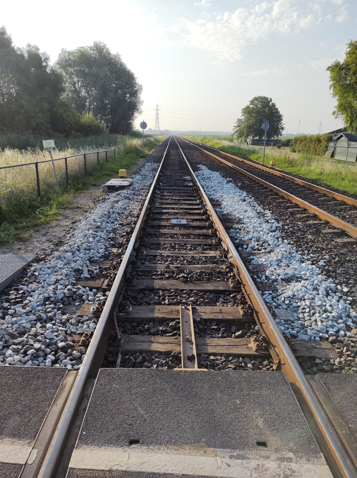 Het resultaat na reparatie van de spoorspatting in Elst
