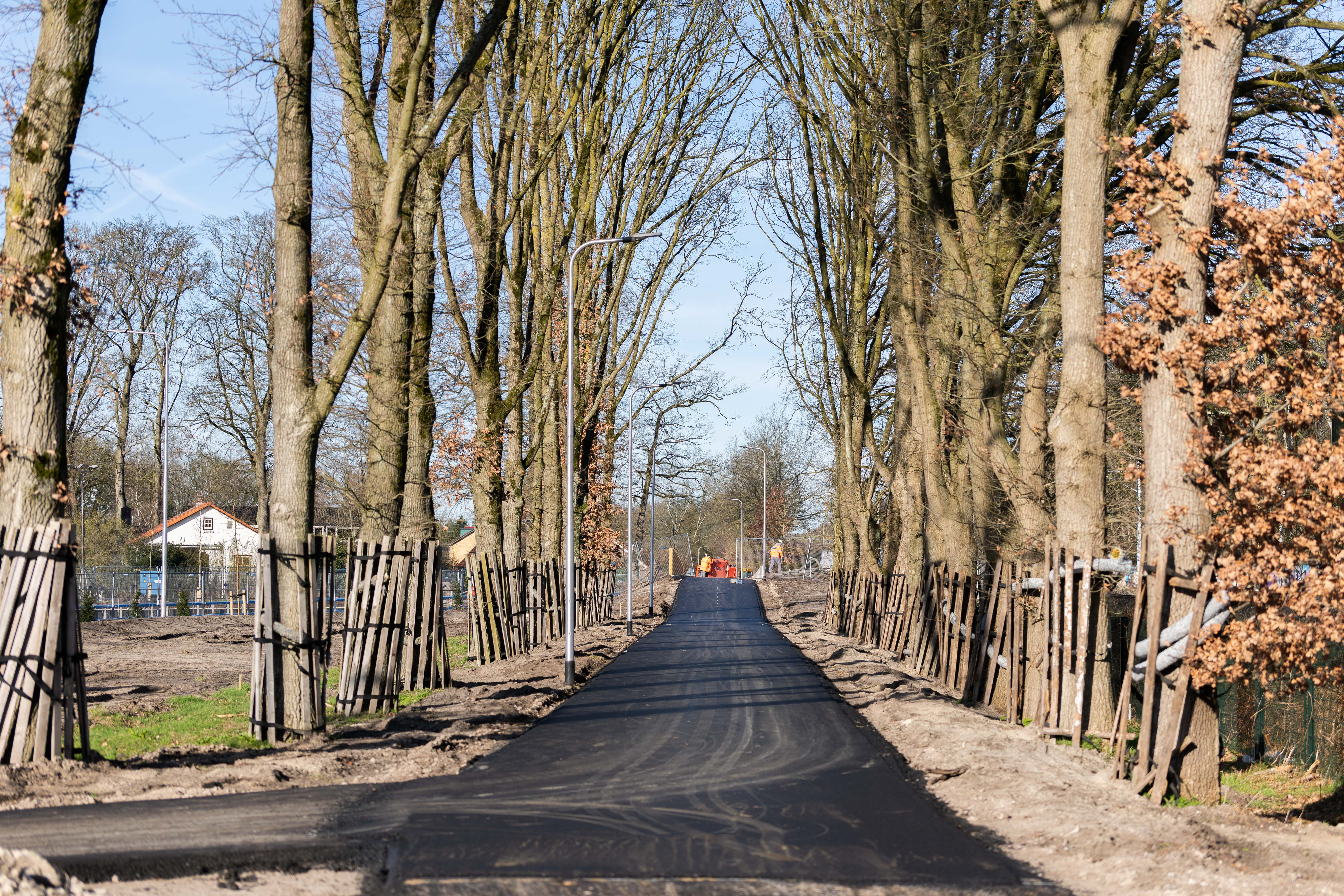 Ook het fietspad is geasfalteerd.