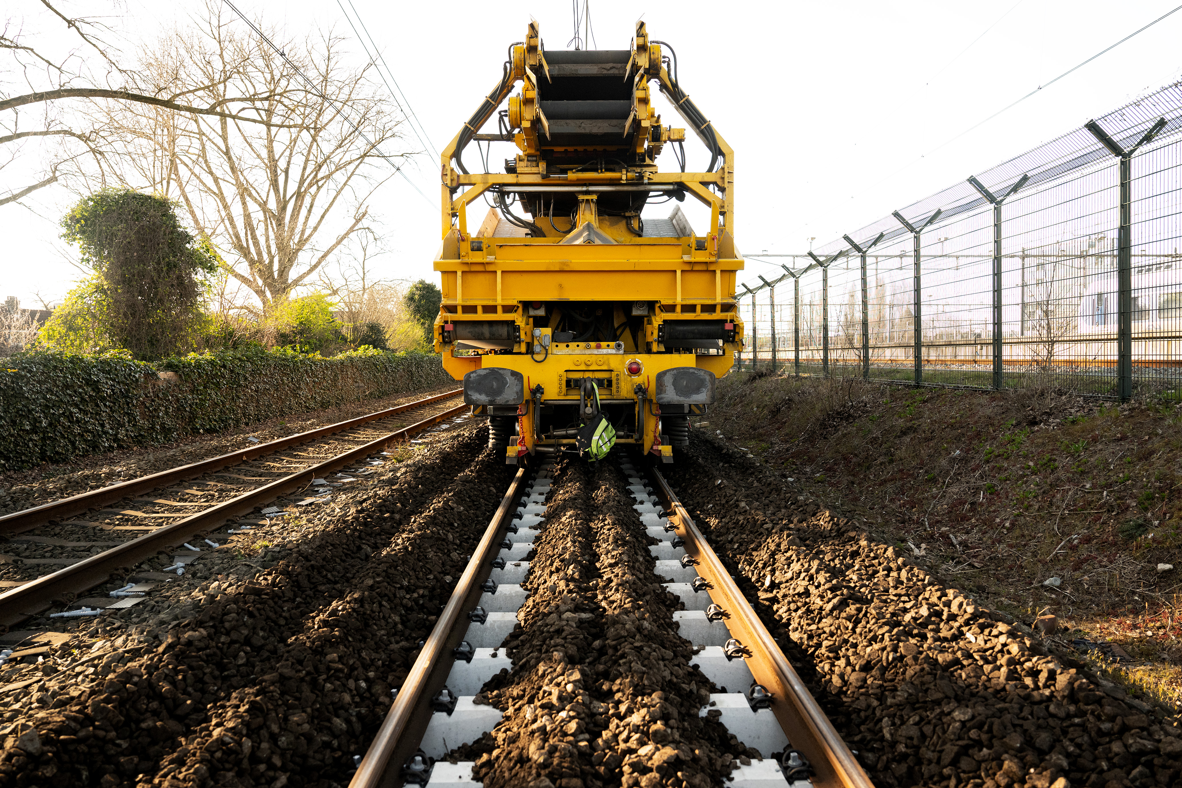 De nieuwe dwarsliggers steken mooi af 