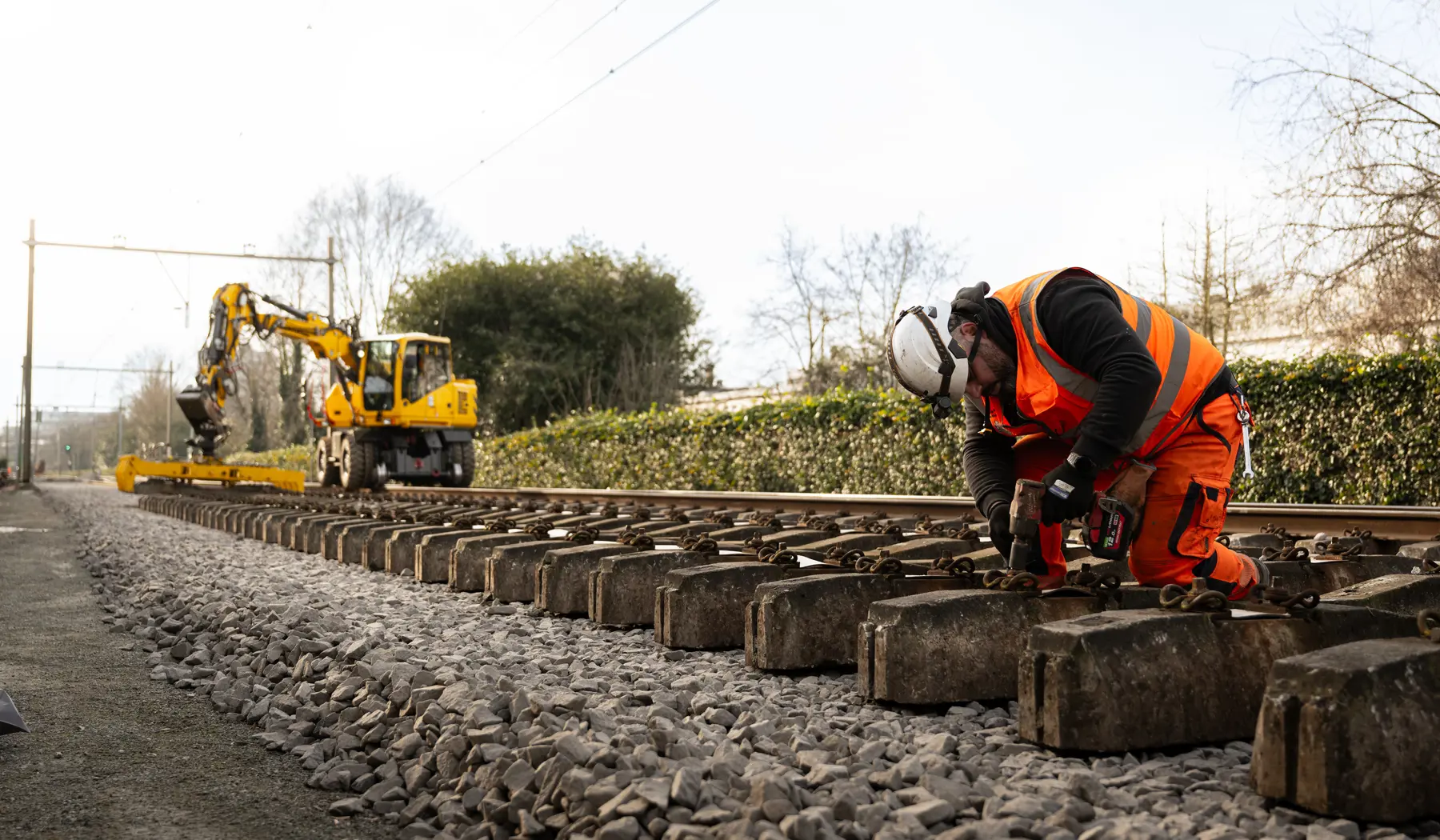 We hebben vijf dagen lang stukken spoor en spoorgrind vervangen