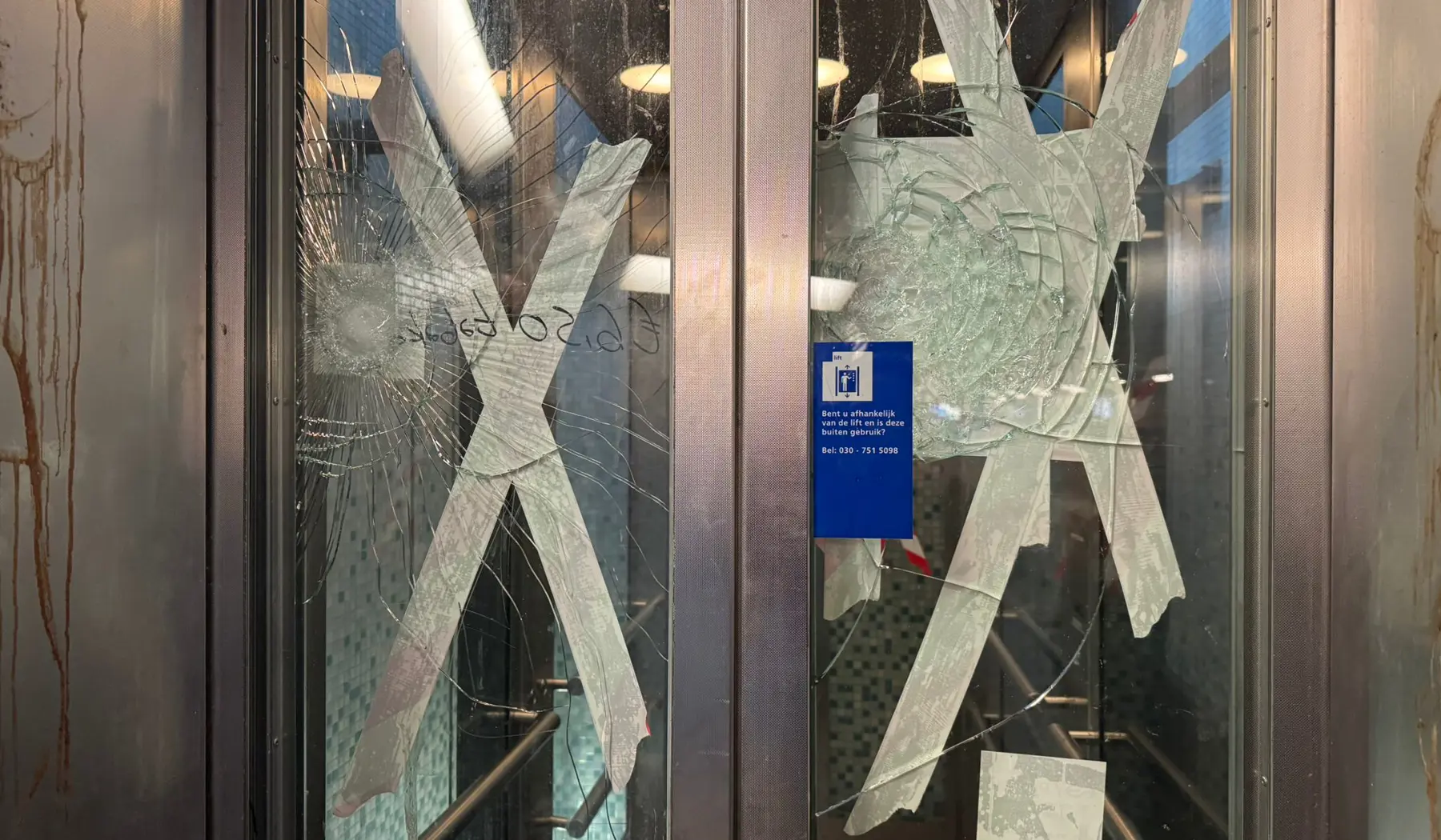 De lift in Wormerveer is voorlopig buiten dienst door de vernielingen