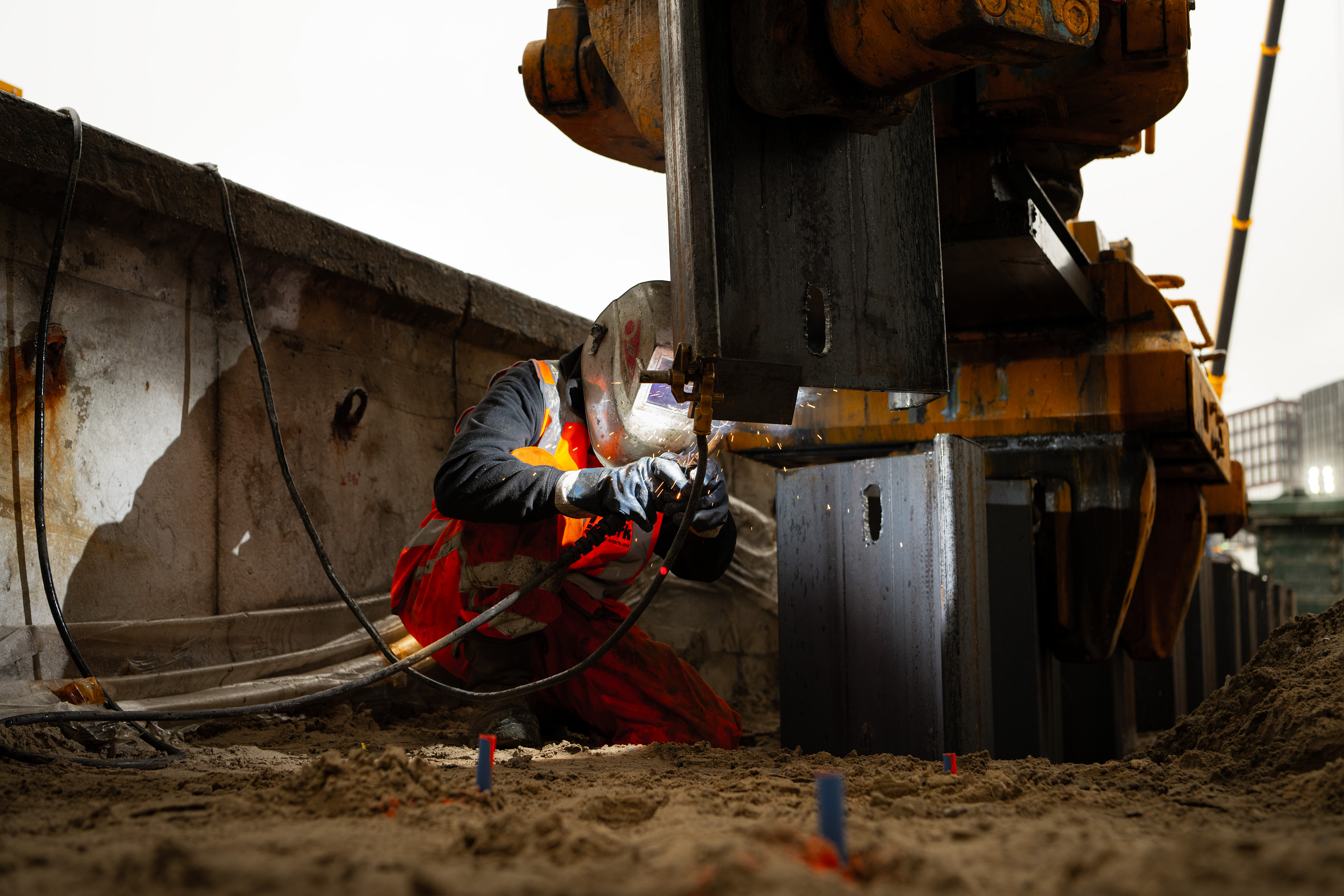 De lasser aan het werk