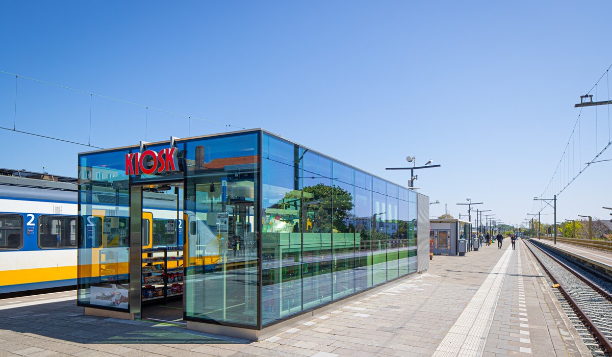 Station Zandvoort heeft ook een nieuwe kiosk gekregen