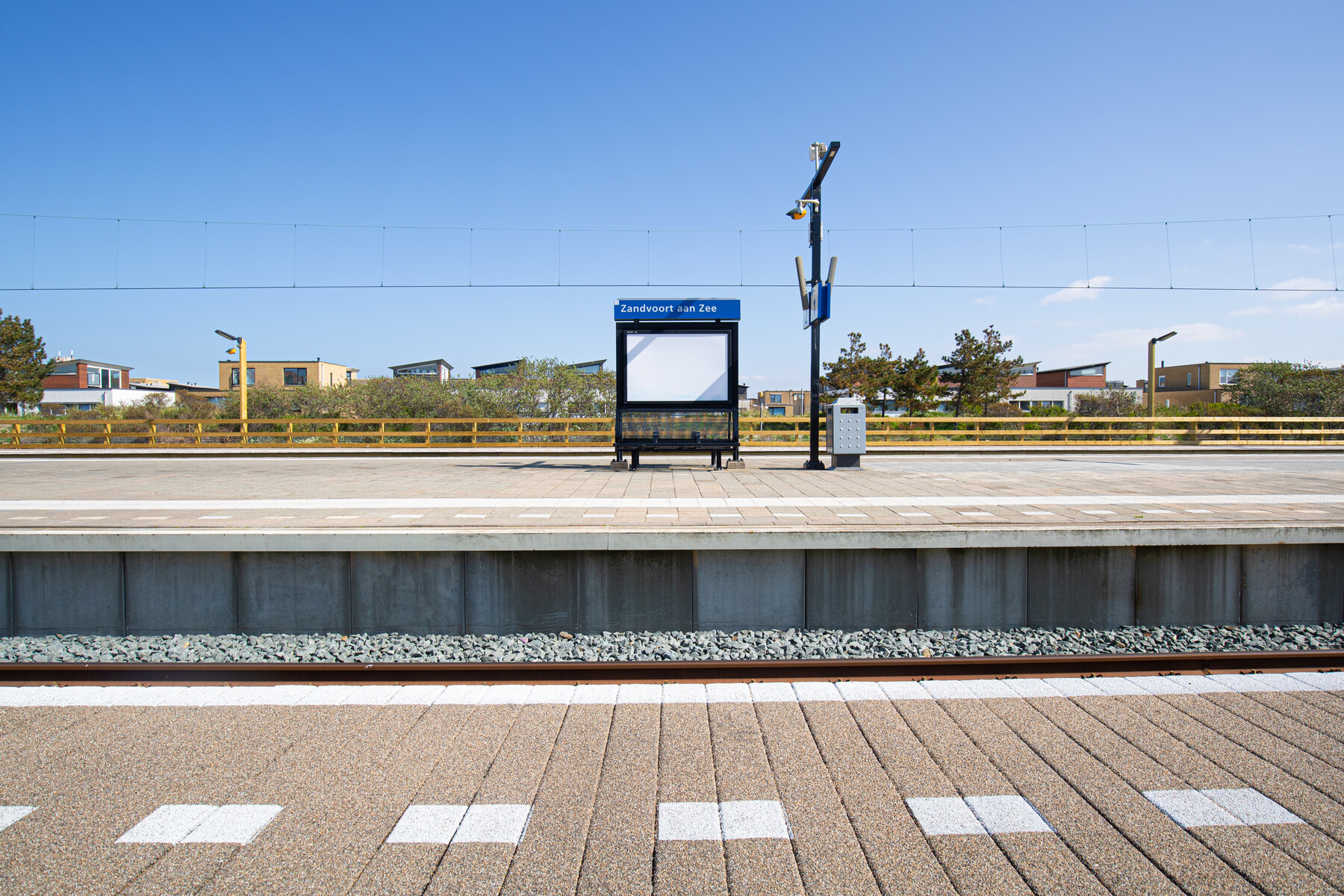 De perrons op station Zandvoort aan Zee