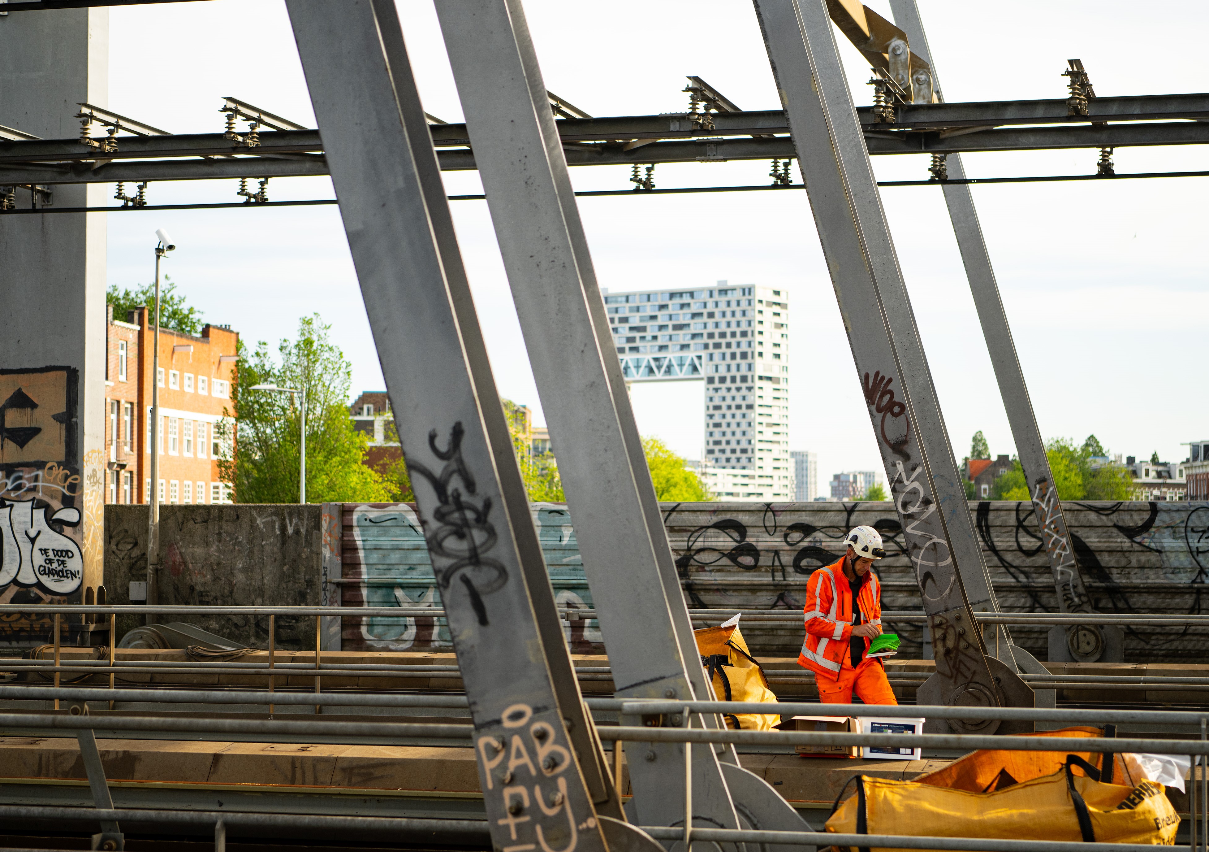 Tegelijkertijd wordt onderhoud uitgevoerd aan bruggen in de buurt