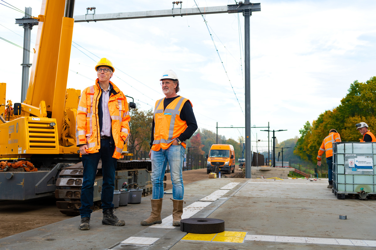 Rechts Scheef Weer treinen op gloednieuw station Dordrecht Zuid | ProRail