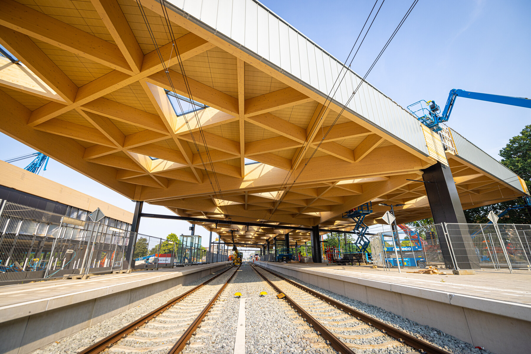 Het geheel van circa 50 meter breed en 180 meter lang is in juli 2023 afgebouwd