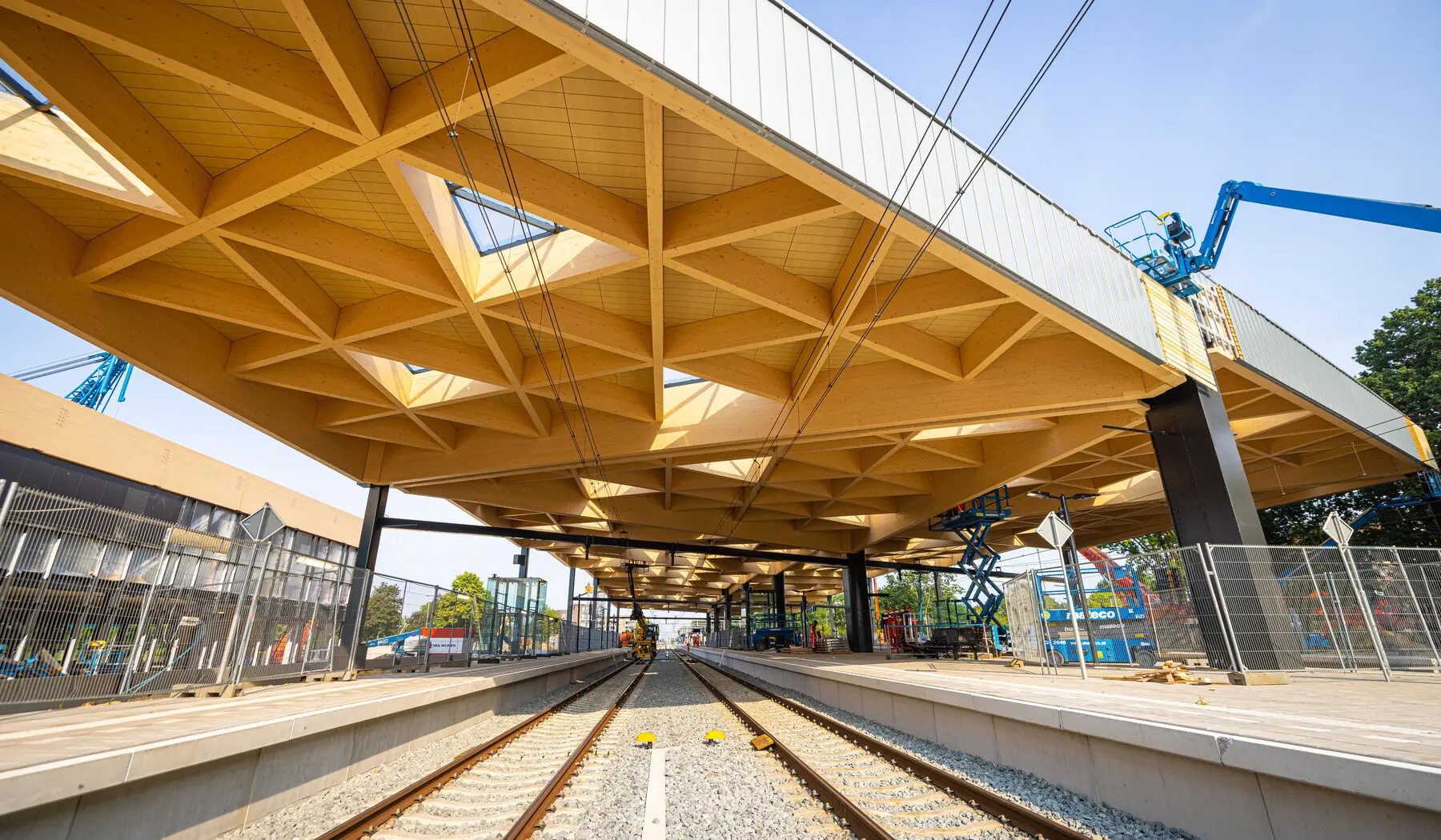 Het geheel van circa 50 meter breed en 180 meter lang is in juli 2023 afgebouwd