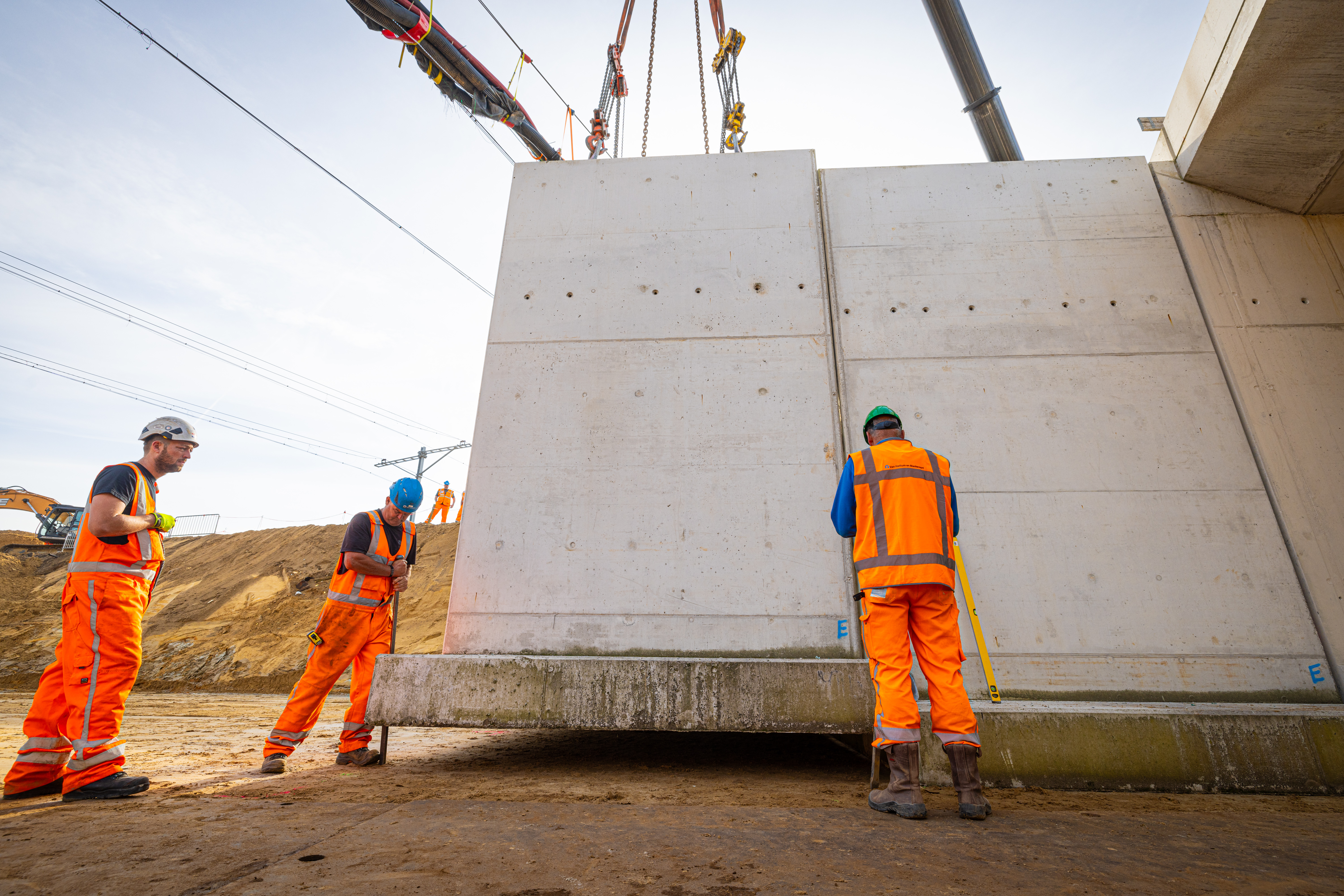 Al met al 2.700.000 kilo gewapend beton 