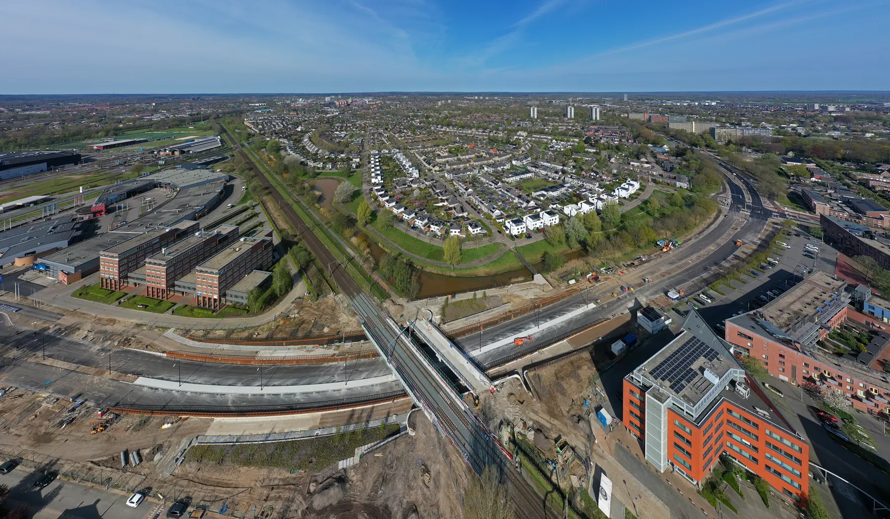 De nieuwe spoorwegtunnel aan de Laan van Osseveld
