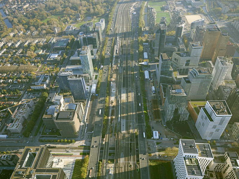 De vernieuwing van station Amsterdam Zuid is volop in uitvoering. Foto: YourCaptain Luchtfotografie 
