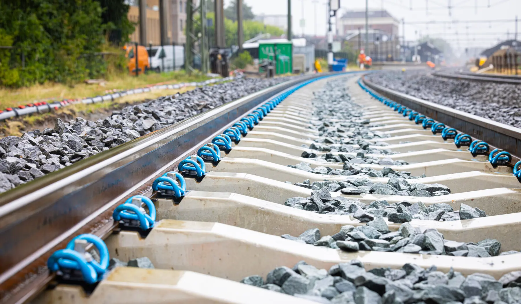 Nieuwe spoorklemmen zijn van steviger materiaal, bijzonder geschikt voor spoor waar treinen door een bocht gaan