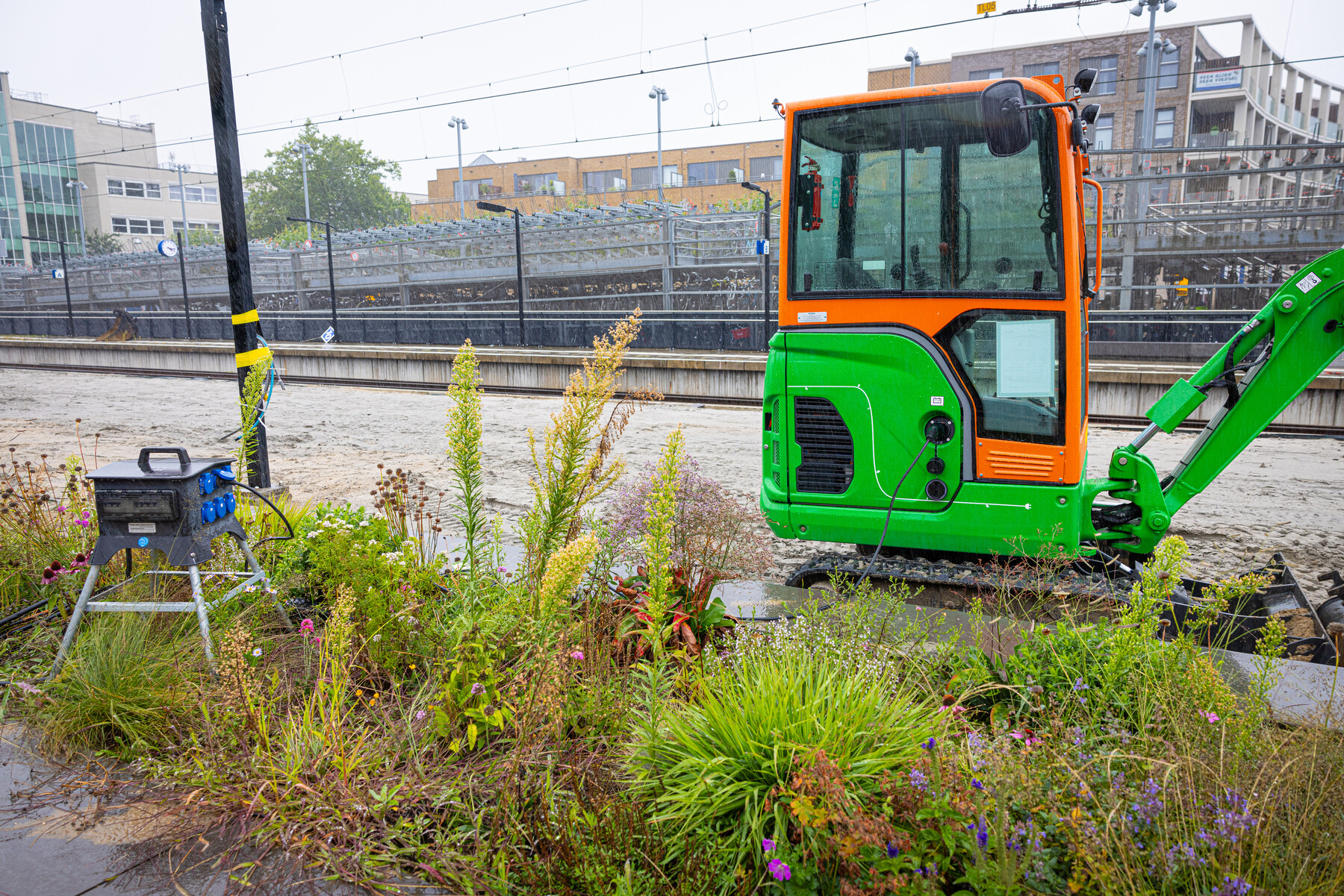 De laadpunten schieten als paddenstoelen uit de grond