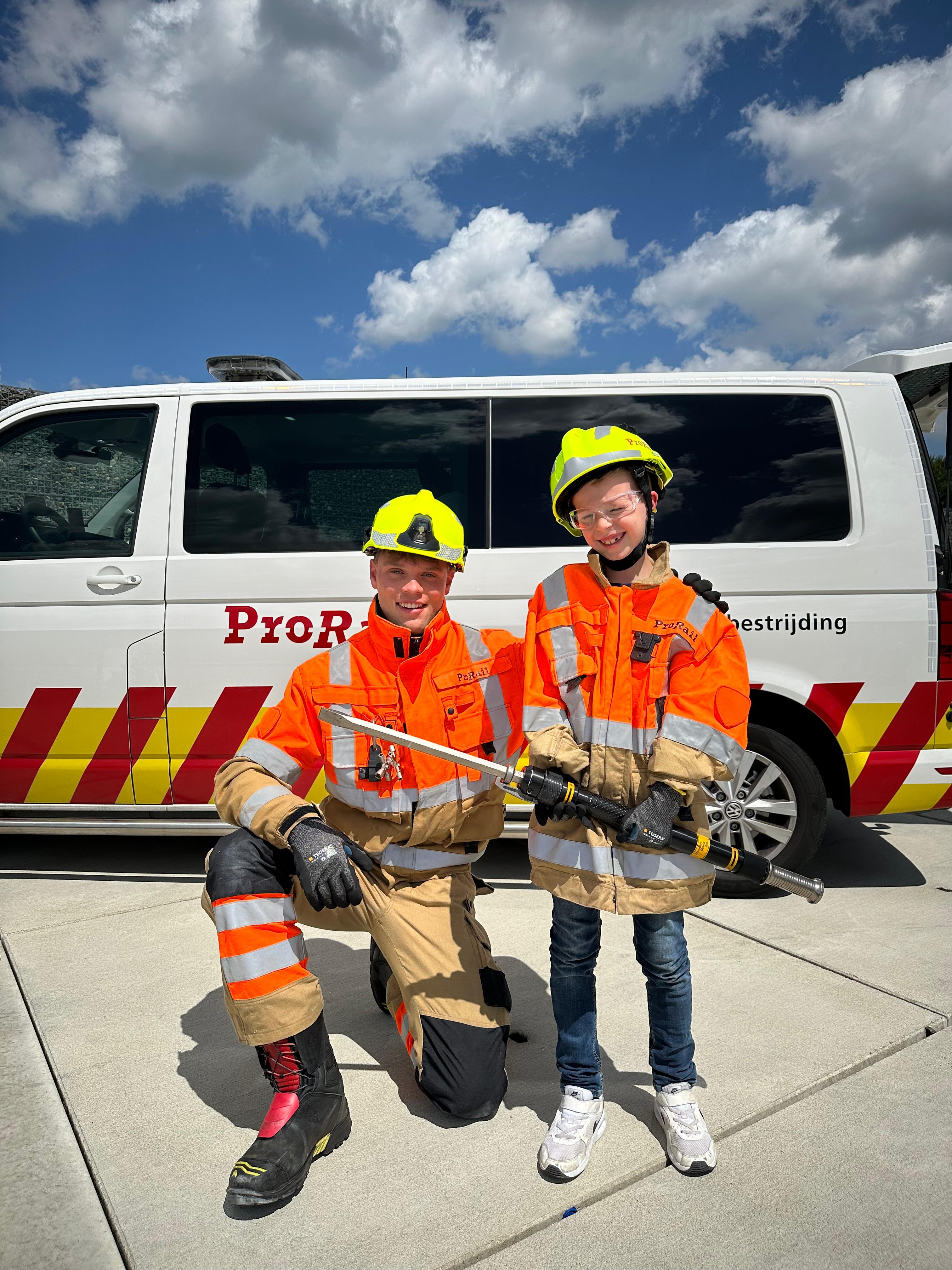 Jayden mocht een dagje meelopen met Incidentenbestrijder Mark