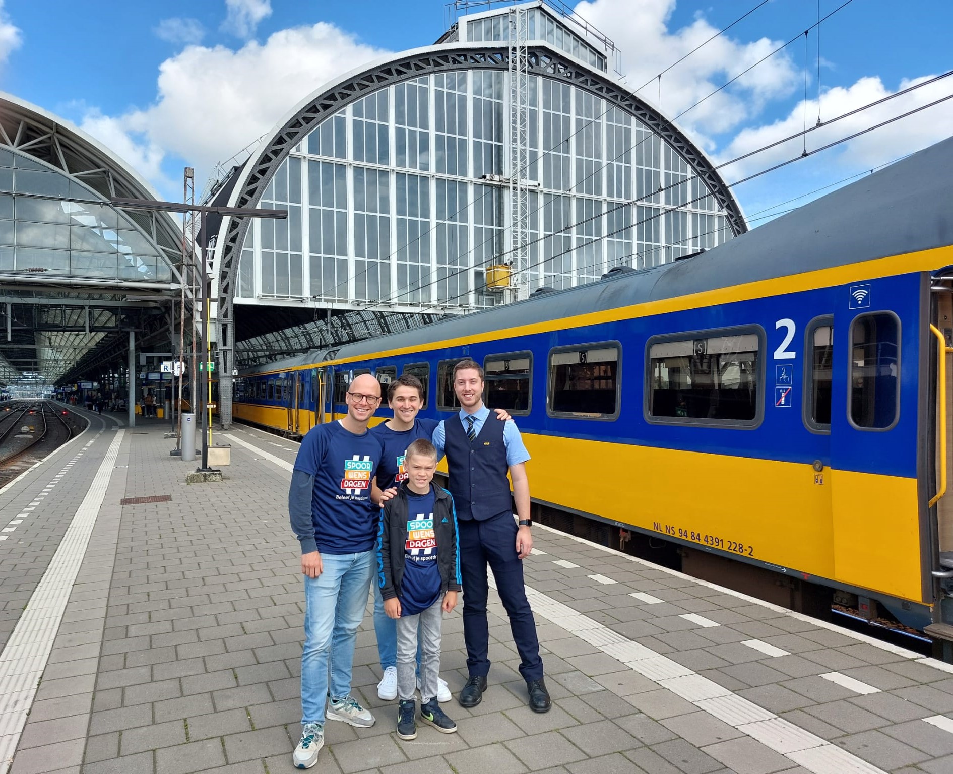 De VIPS hielpen de machinist 