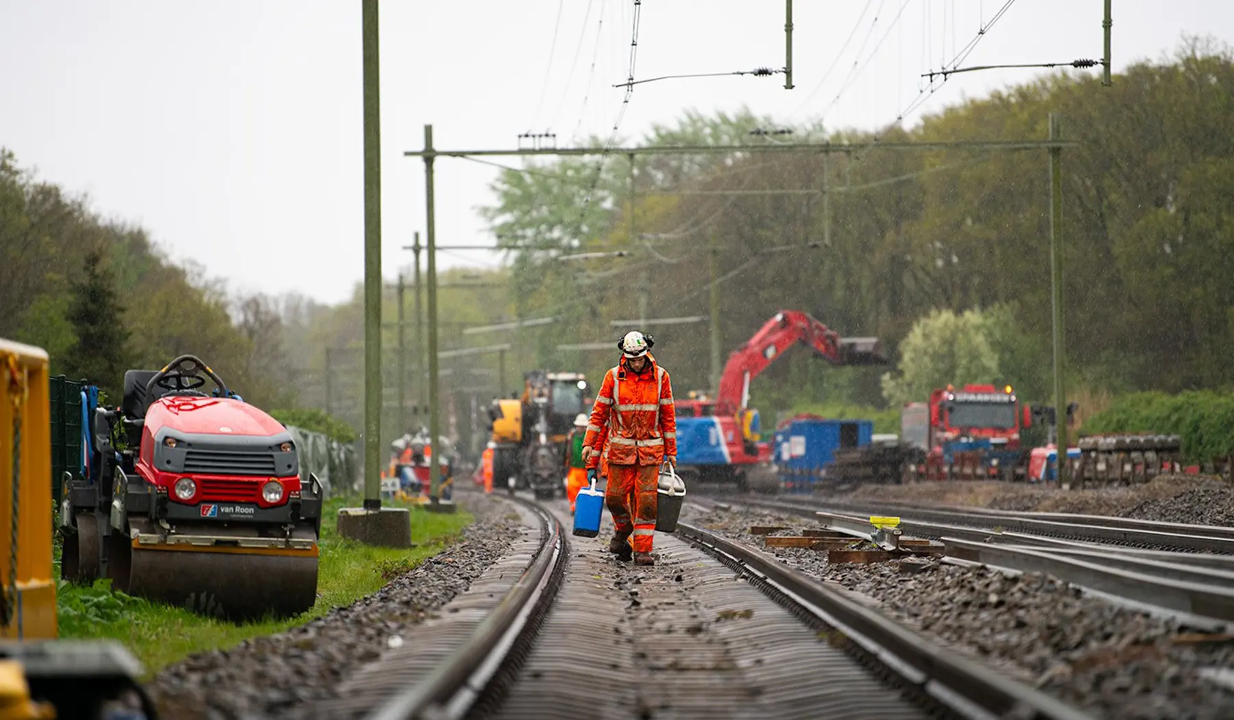 In weer en wind werd doorgewerkt om zo snel mogelijk klaar te zijn