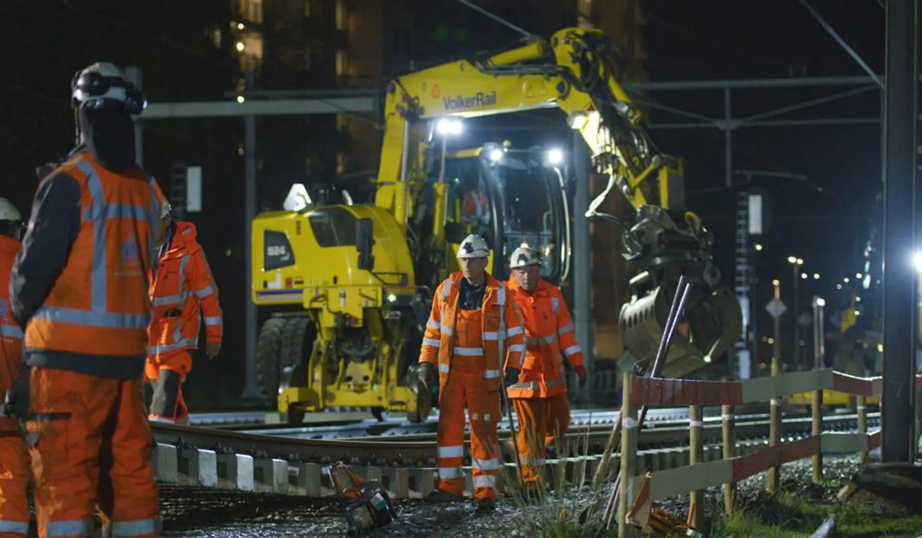 Zo'n 220 mensen werkten aan het spoor