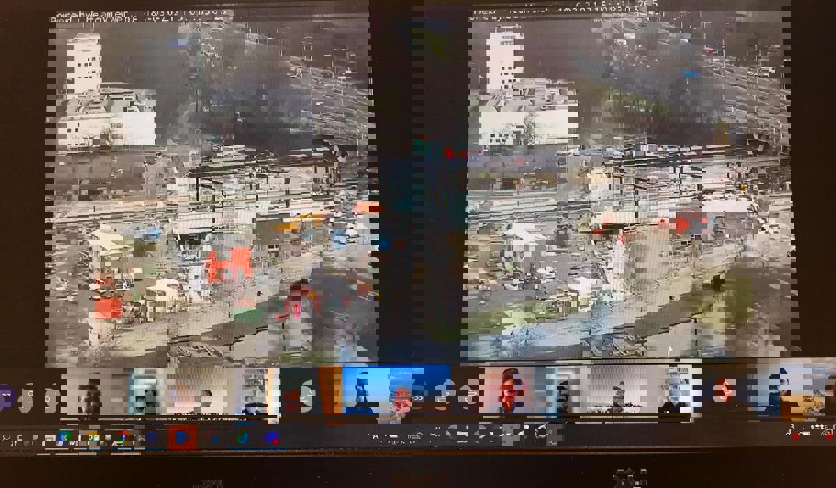 De bezoekers keken live mee naar de werkzaamheden