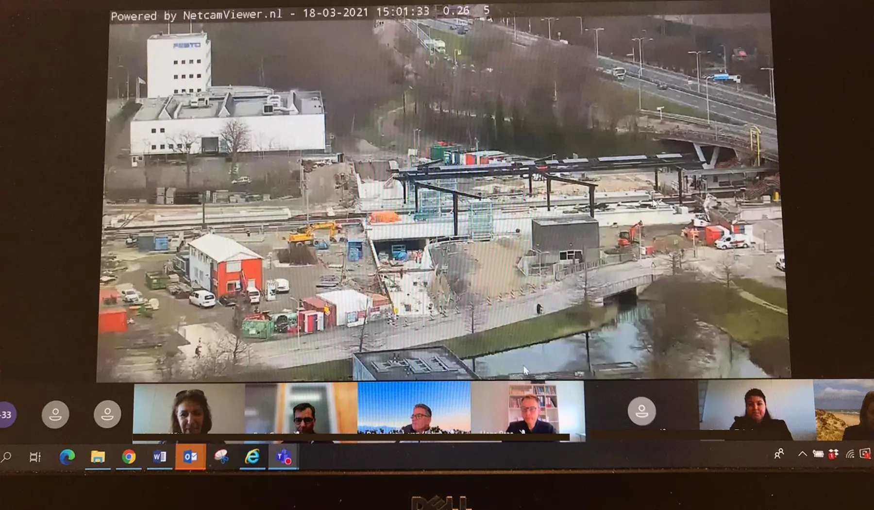 De bezoekers keken live mee naar de werkzaamheden