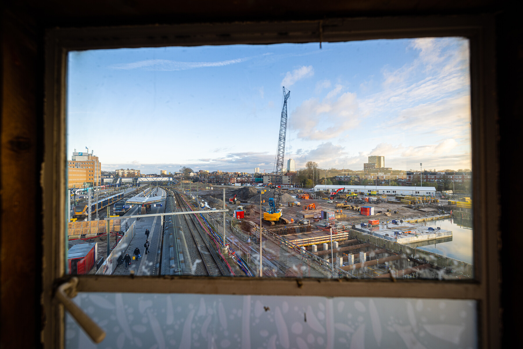 Doorkijkje vanuit het seinhuis. 