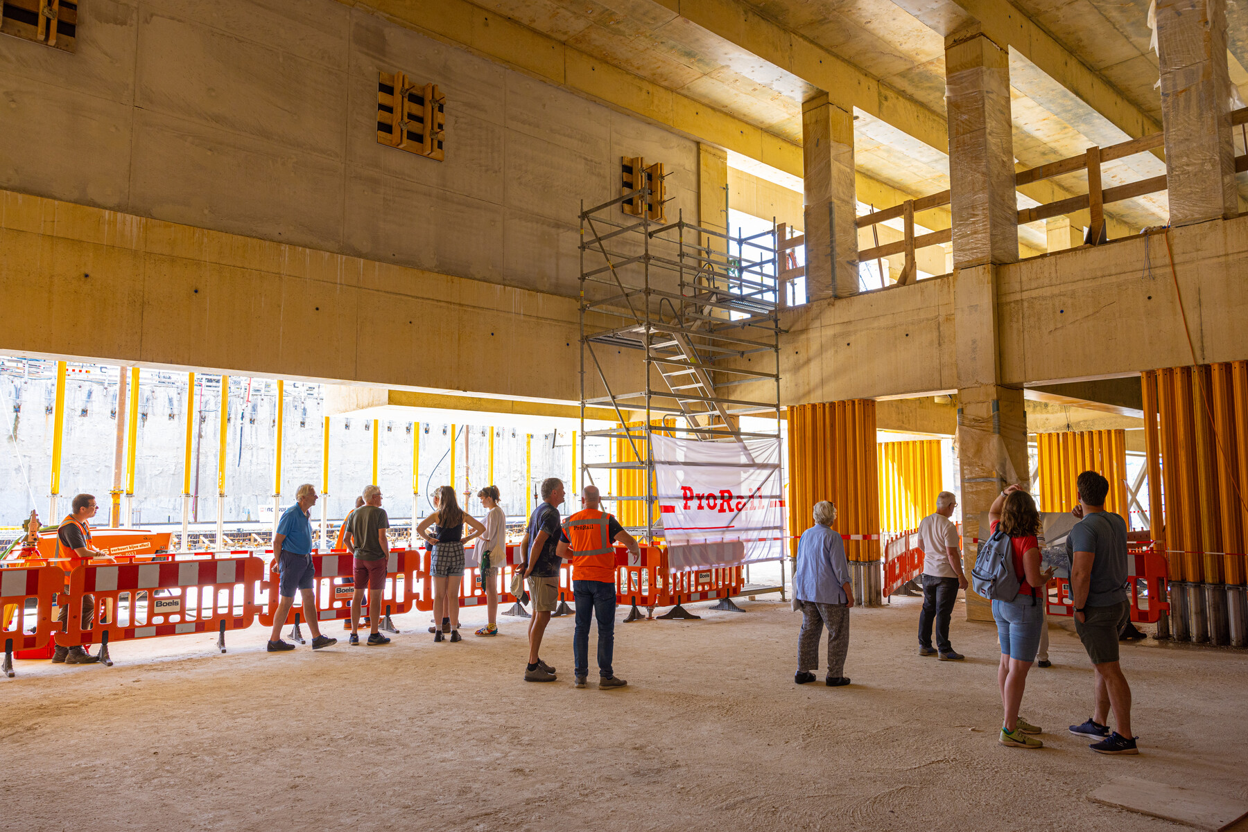  Bezoekers in de ondergrondse fietsenstalling op bijna 10 meter diepte