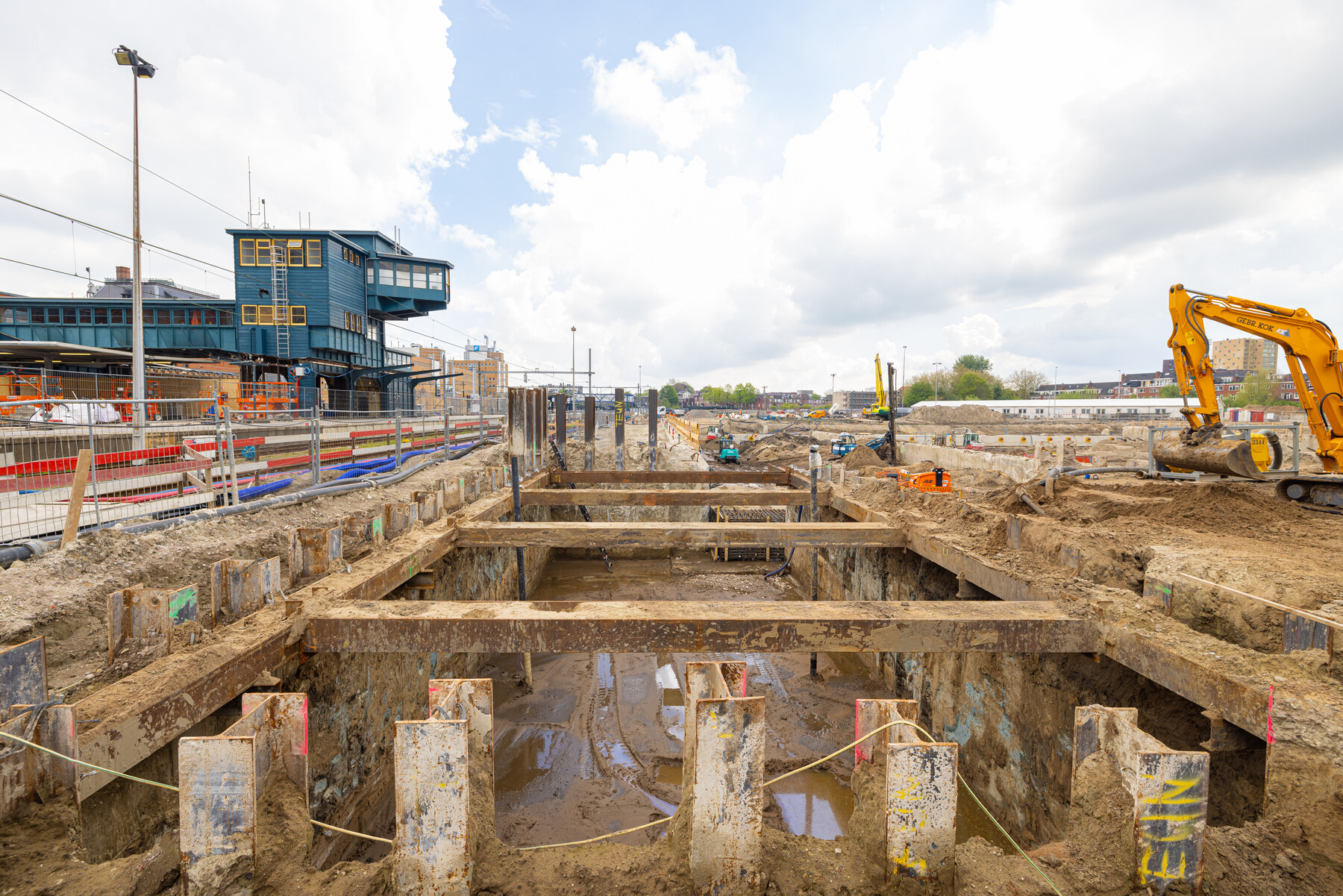 Trapopgang met al geplaatst stempelraam die zorgt voor tegendruk 