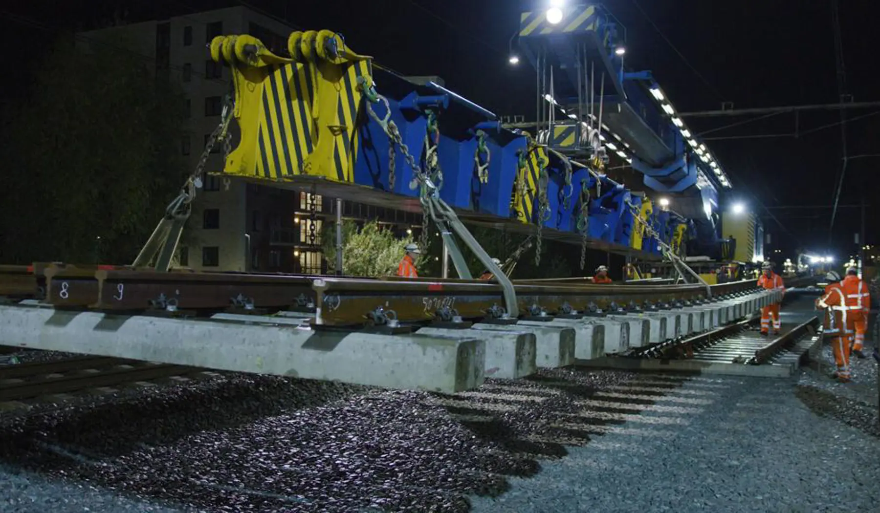 Inhijsen nieuwe wissel in Alpen aan den Rijn