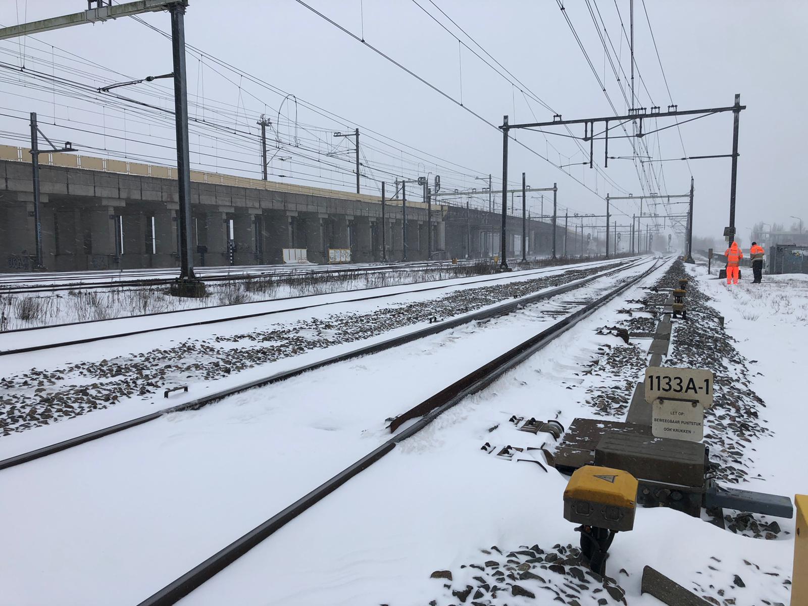 Wissels in sneeuw bij Hoofddorp